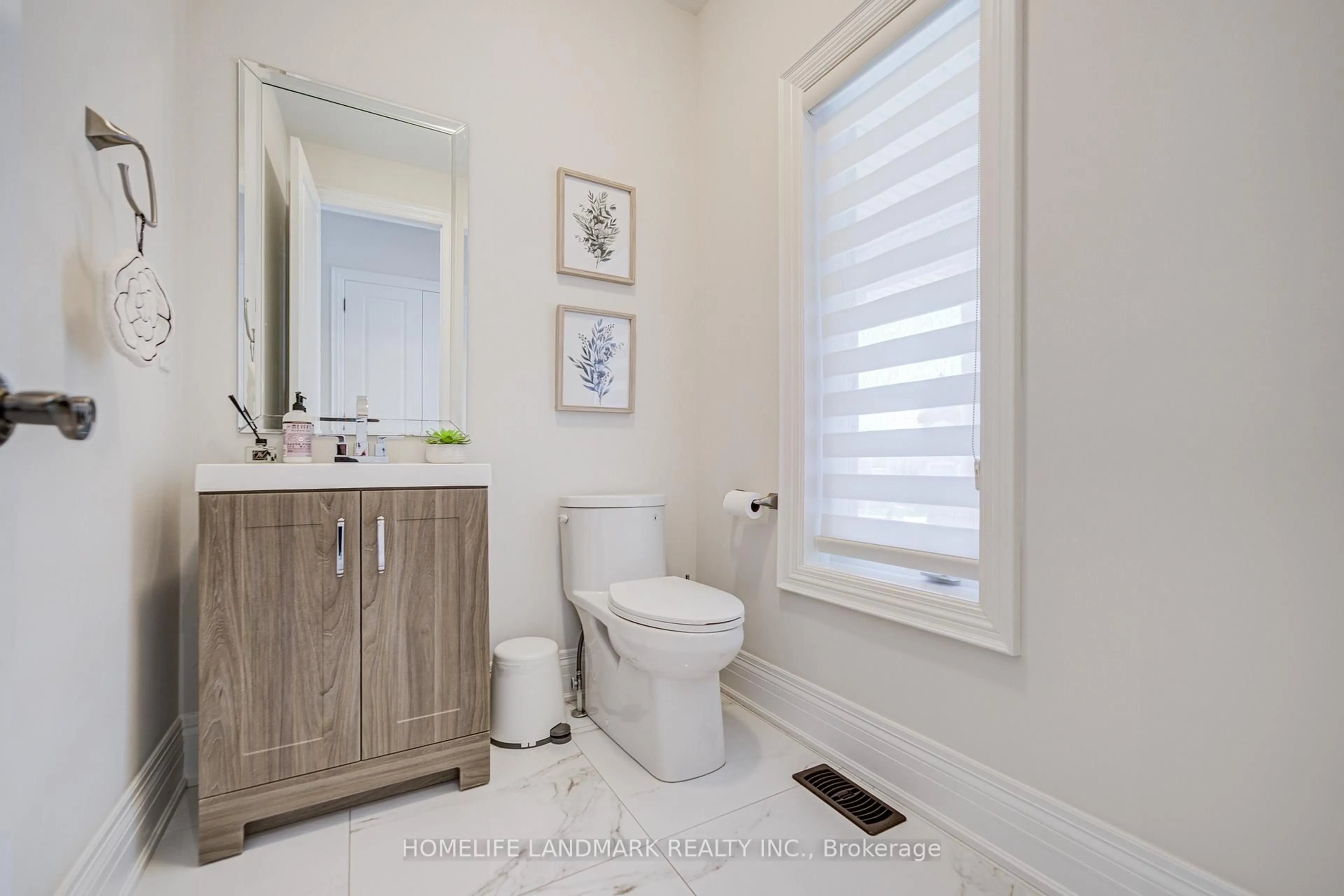 Contemporary bathroom, ceramic/tile floor for 22 Aspy Crt, Vaughan Ontario L6A 4X8