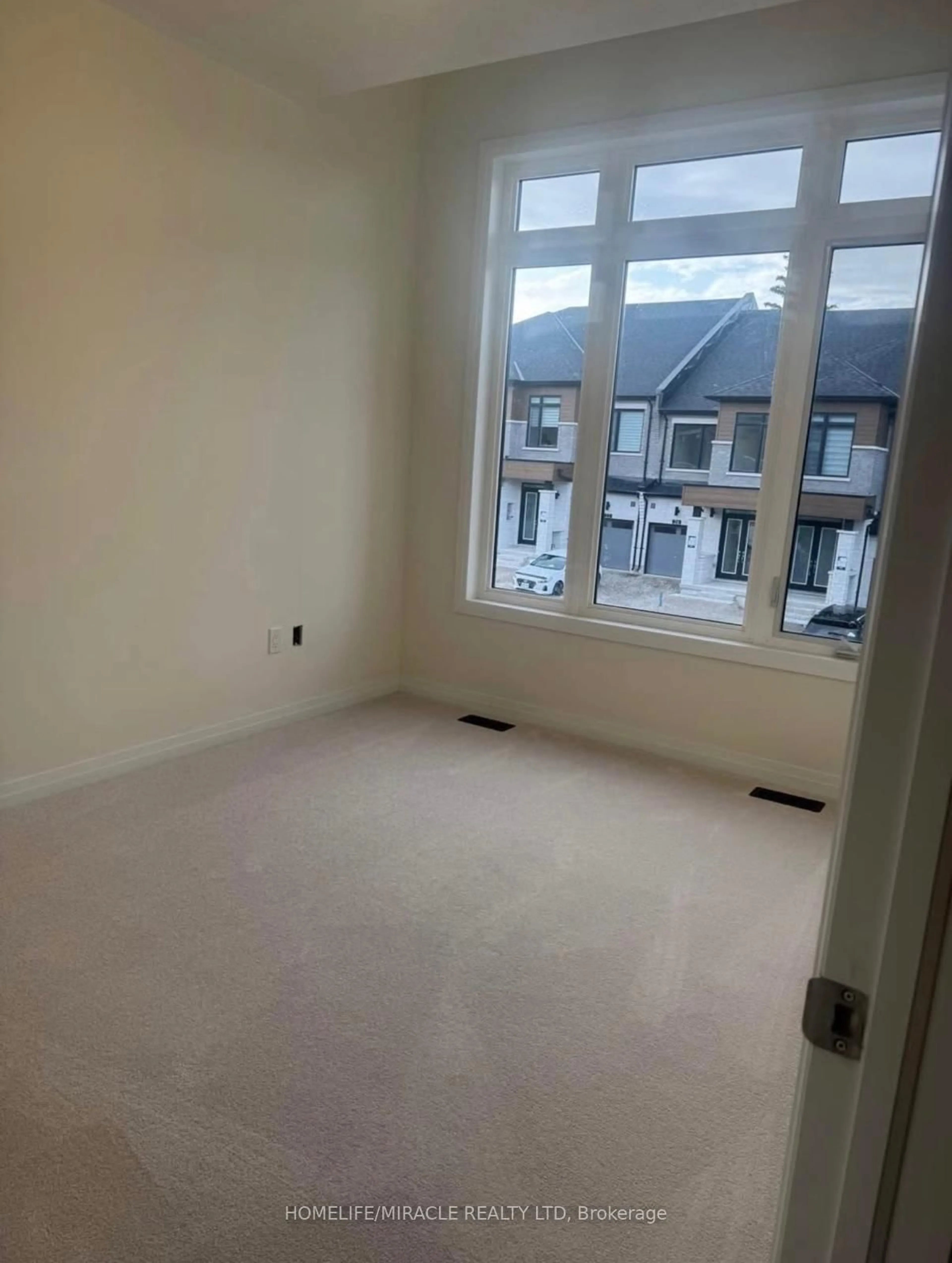 A pic of a room for 35 Rumi Crt, Vaughan Ontario L6A 5E5