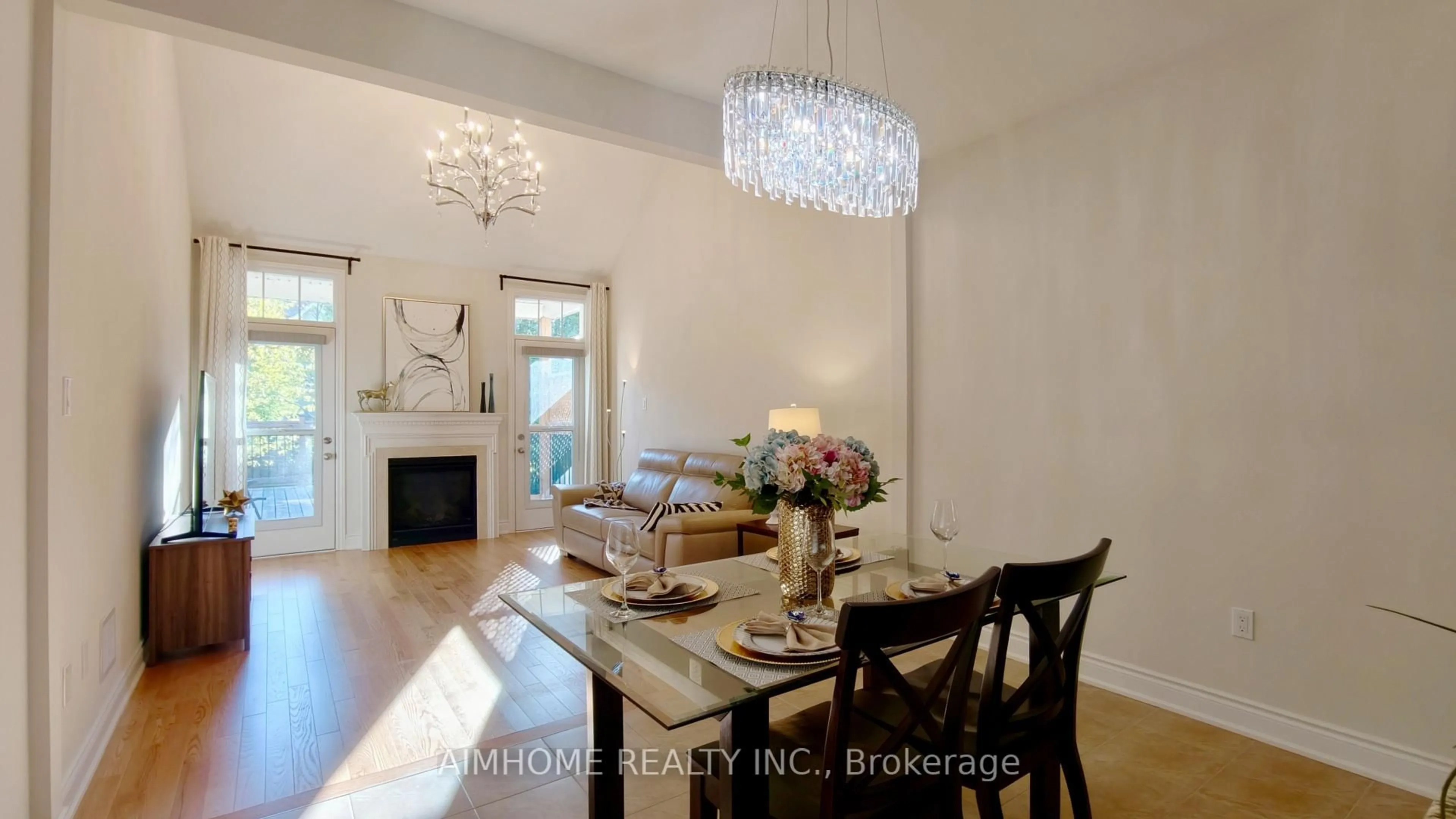 Dining room, wood/laminate floor for 44 Courting House Pl, Georgina Ontario L0E 1L0