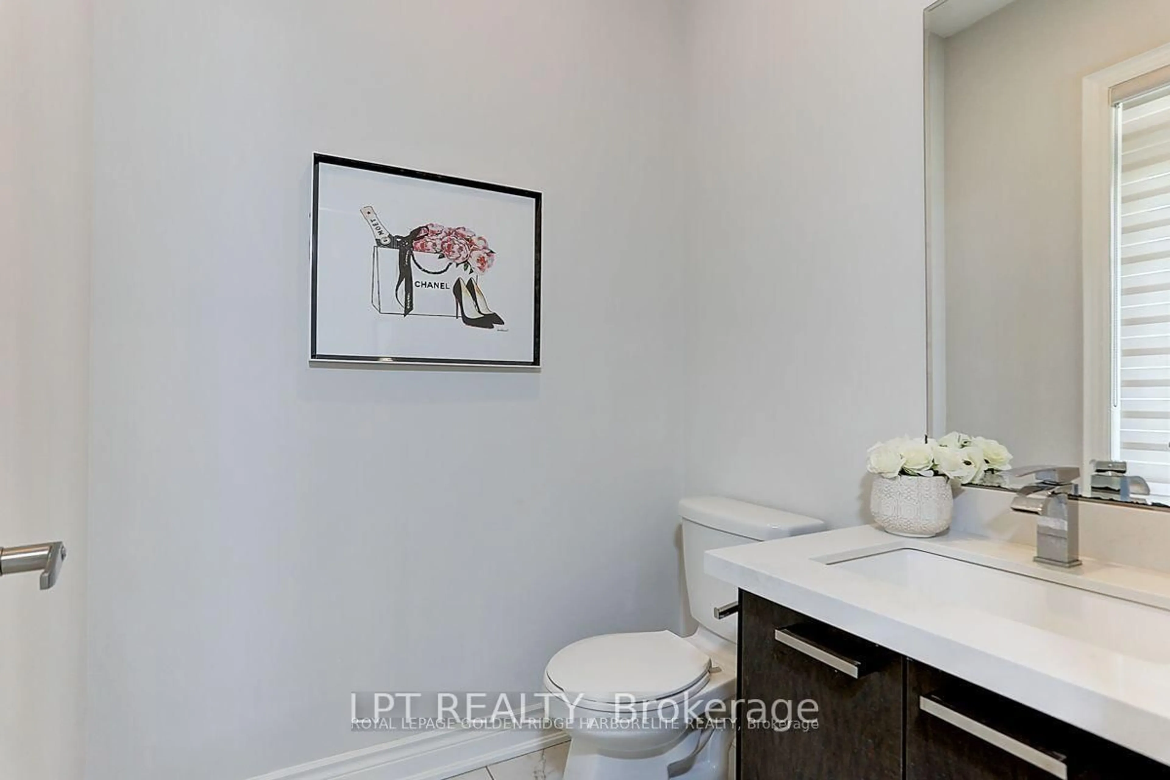 A pic of a room for 12 Baleberry Cres, East Gwillimbury Ontario L9N 0P2