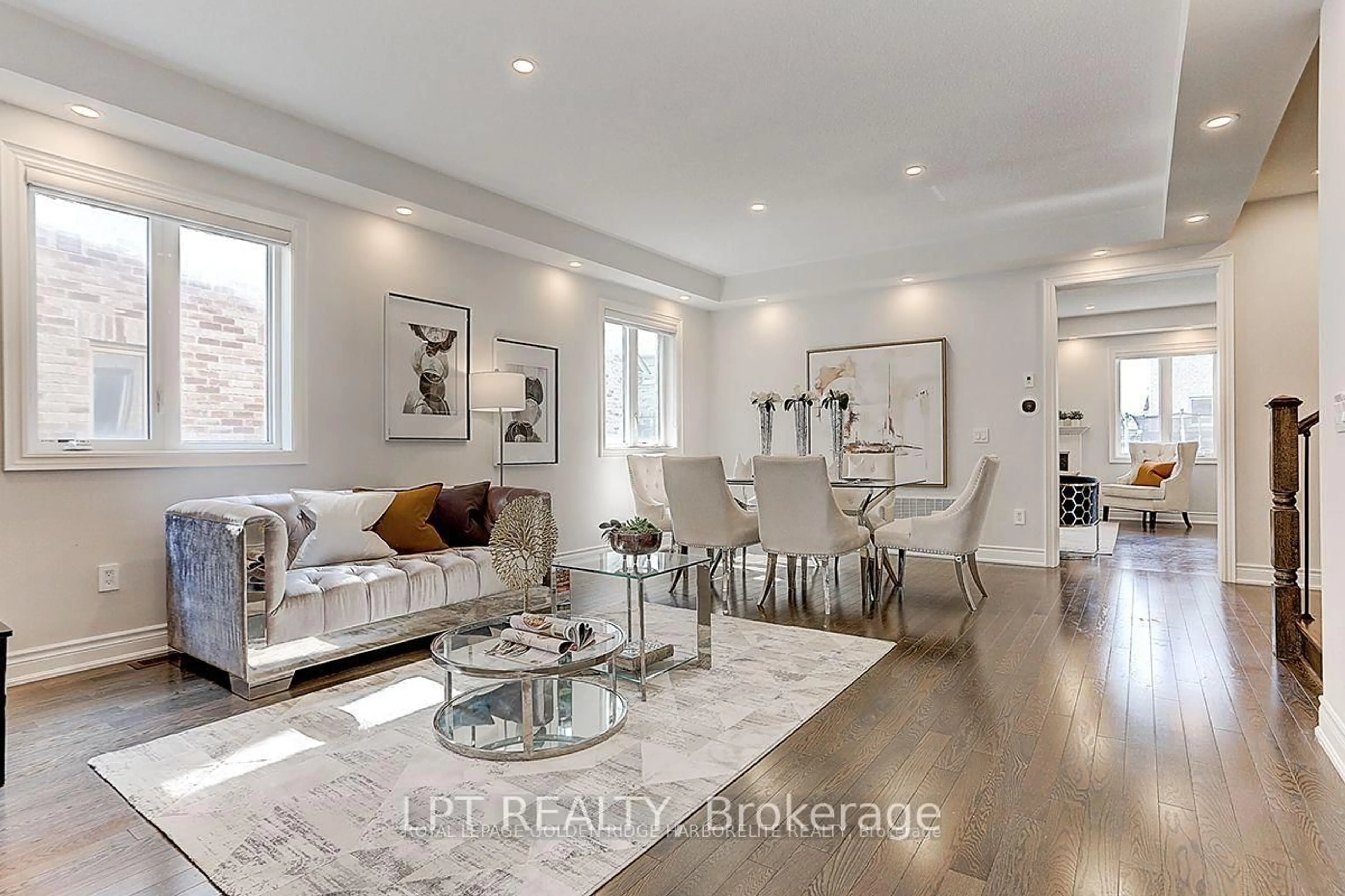 Living room with furniture, unknown for 12 Baleberry Cres, East Gwillimbury Ontario L9N 0P2
