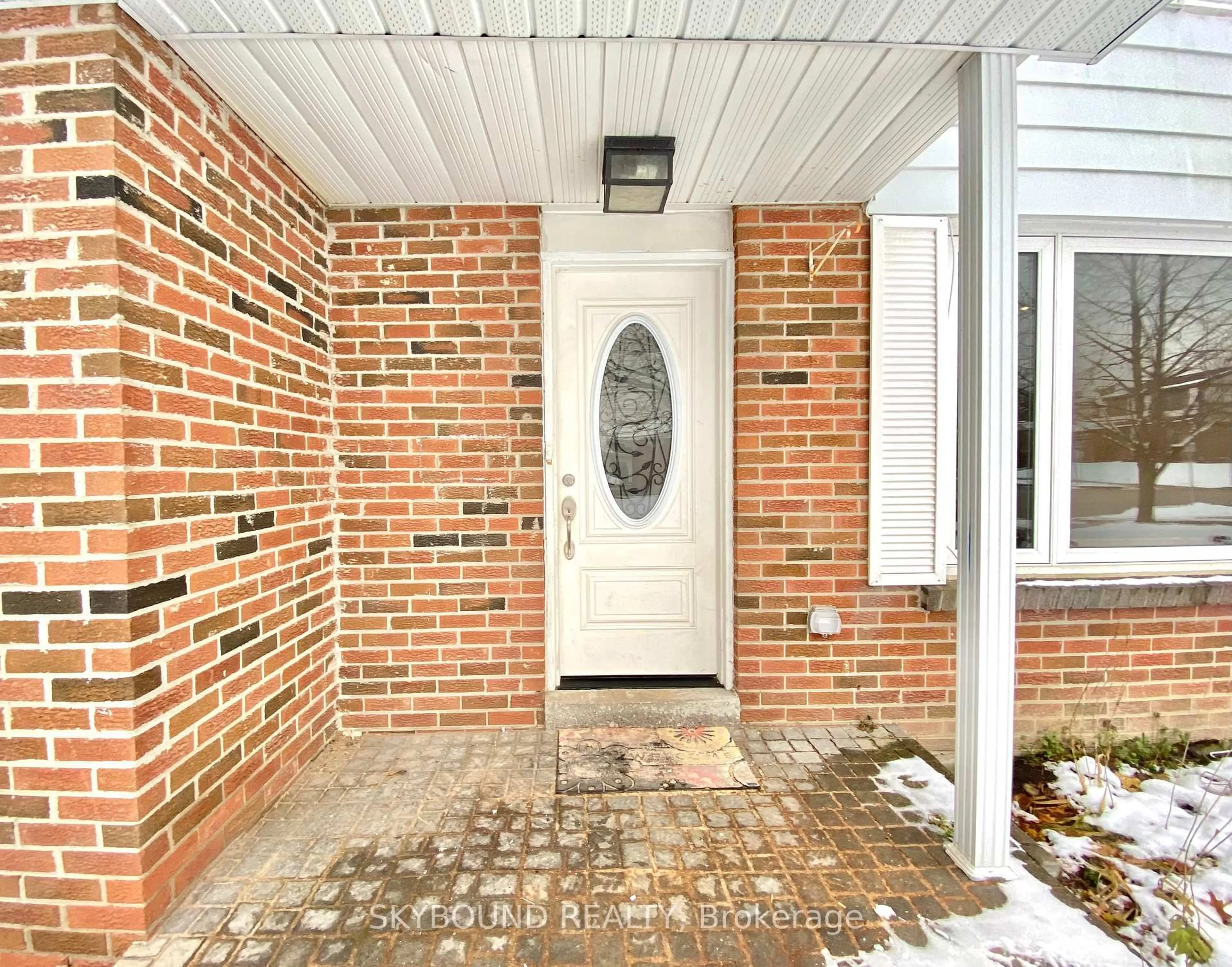 Home with brick exterior material, street for 252 William Roe Blvd, Newmarket Ontario L3Y 1B5