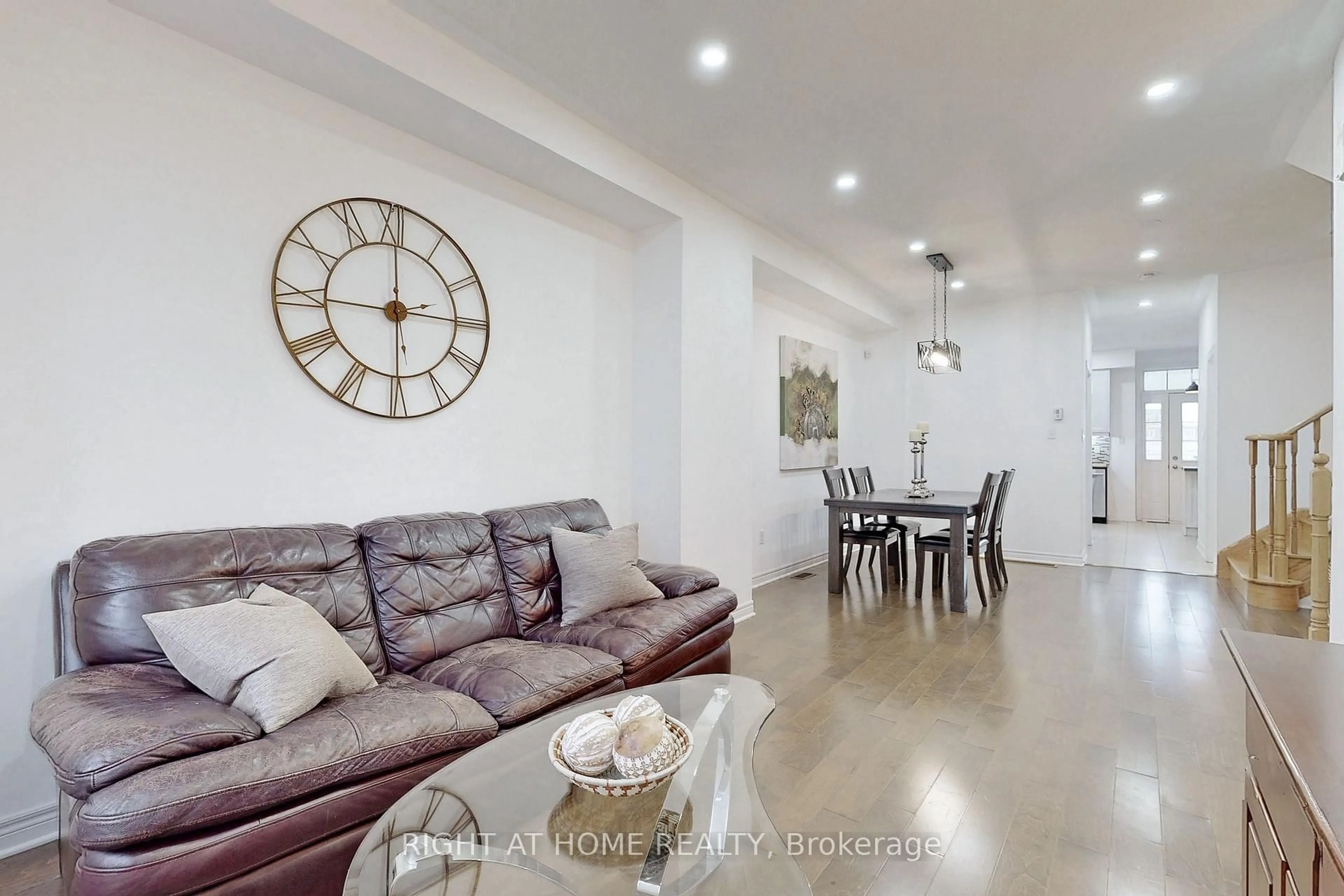 Living room with furniture, ceramic/tile floor for 10 Porter Ave #3, Vaughan Ontario L4L 0H1