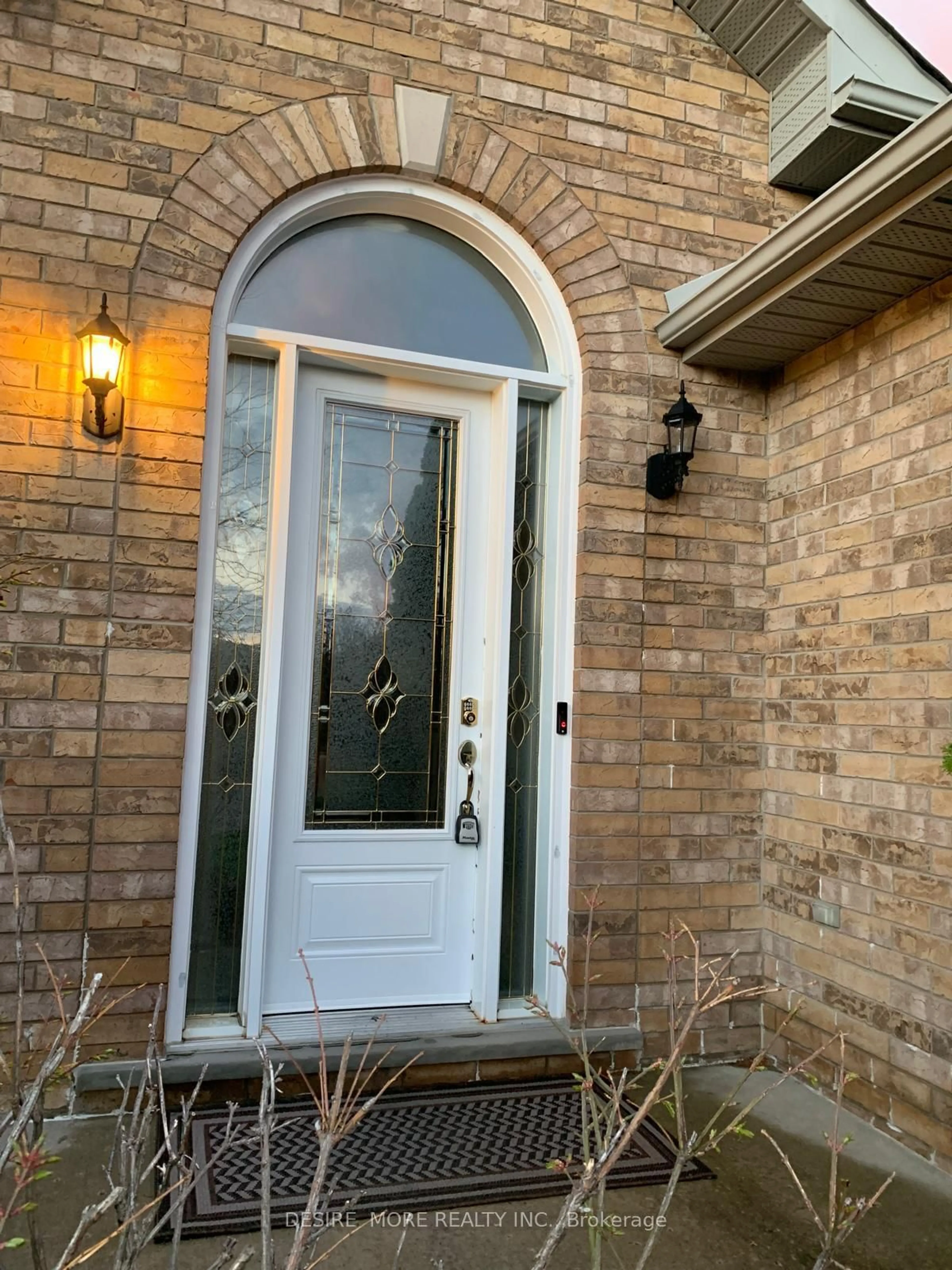 Indoor entryway for 1200 Gina St, Innisfil Ontario L9S 4Z5