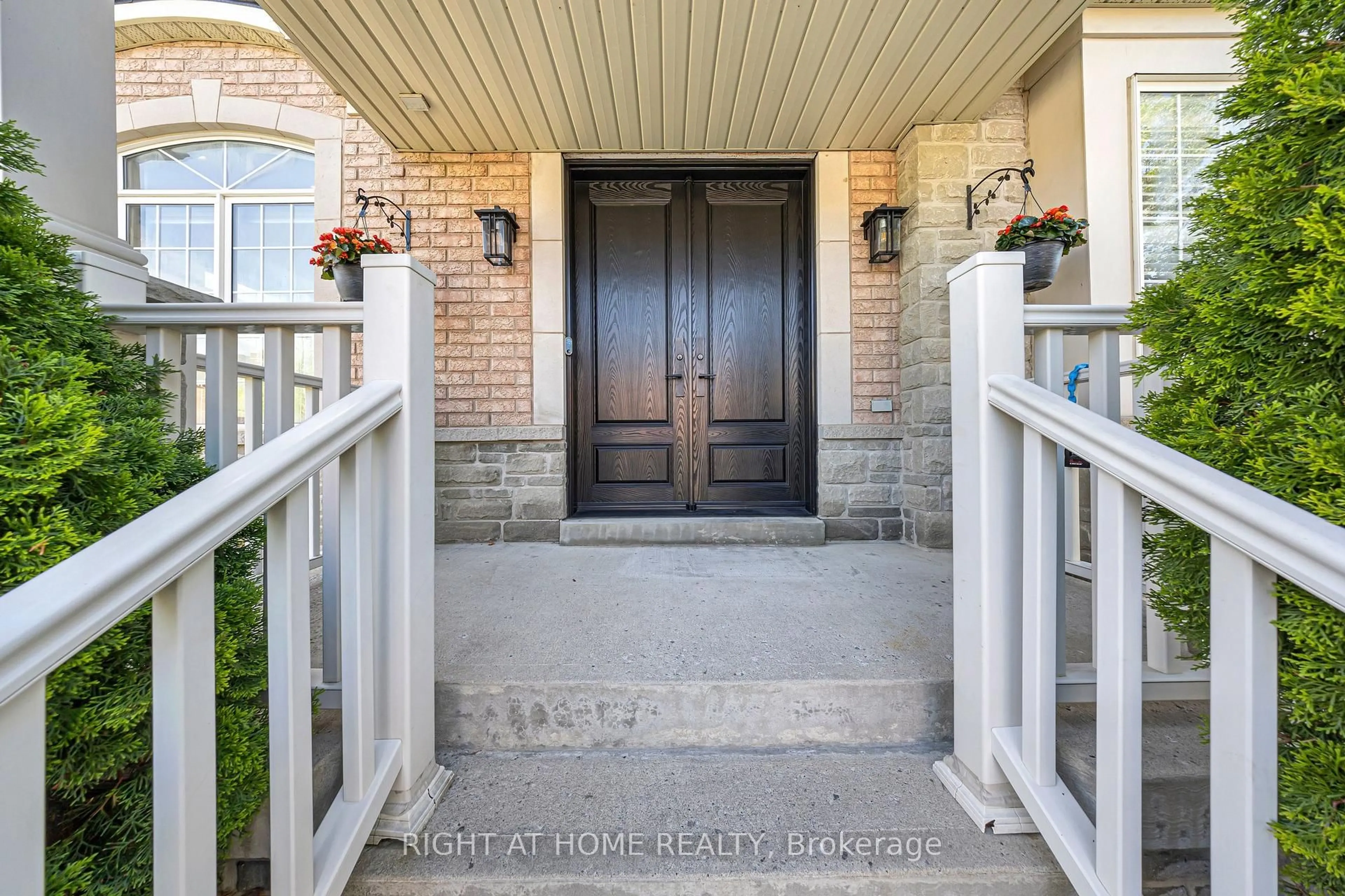 Indoor entryway for 1396 Castlemore Ave, Markham Ontario L6E 0H1