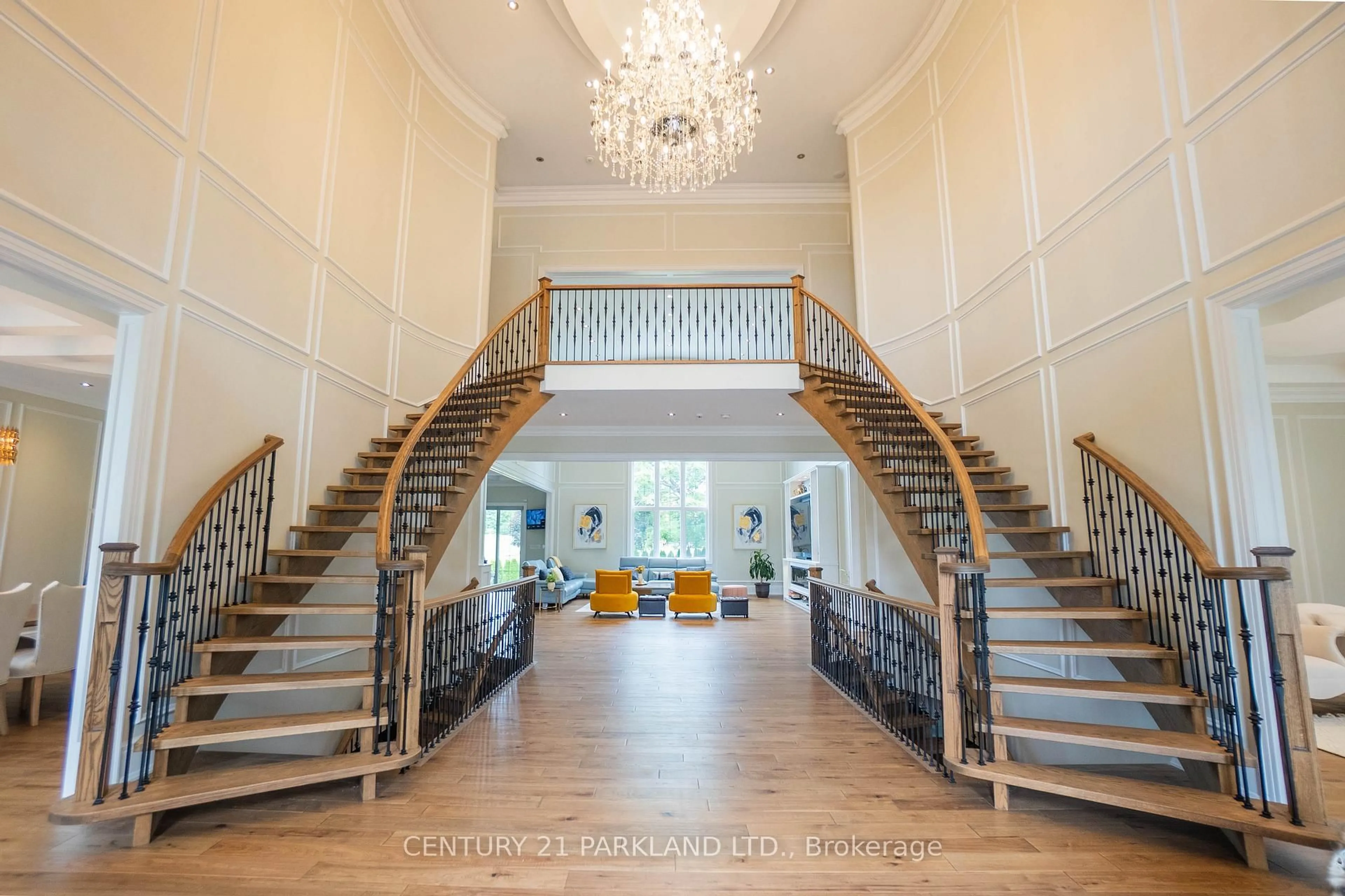 Indoor foyer for 12 Hollywood Cres, King Ontario L0G 1N0