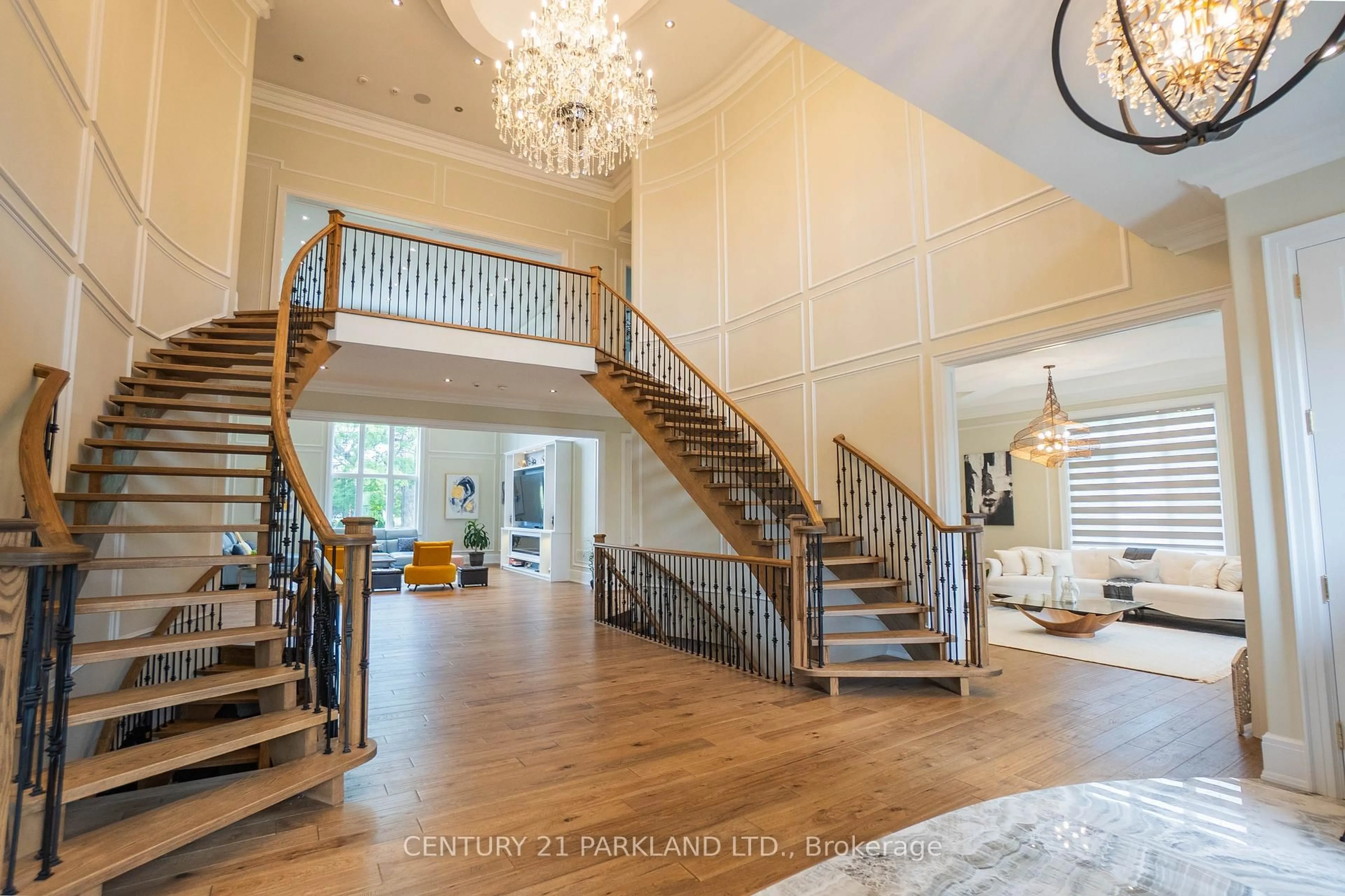 Indoor foyer for 12 Hollywood Cres, King Ontario L0G 1N0