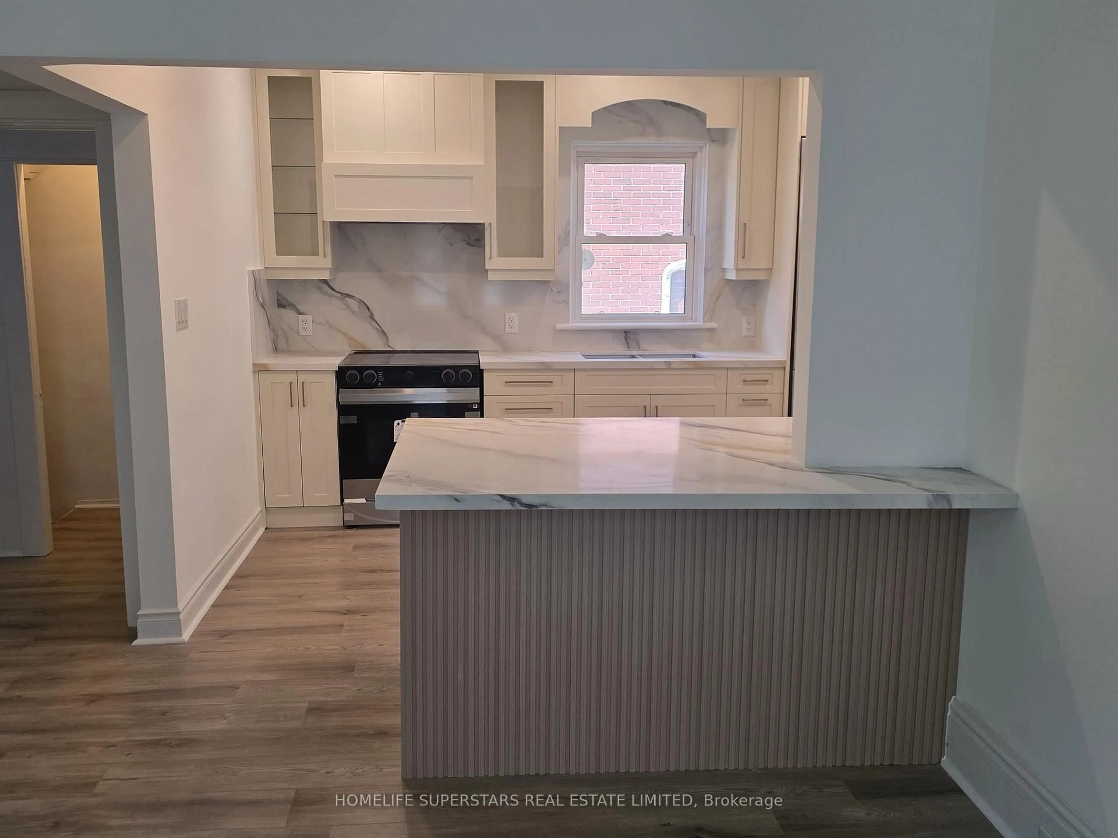 Open concept kitchen, unknown for 103 Arden Ave, Newmarket Ontario L3Y 4H7