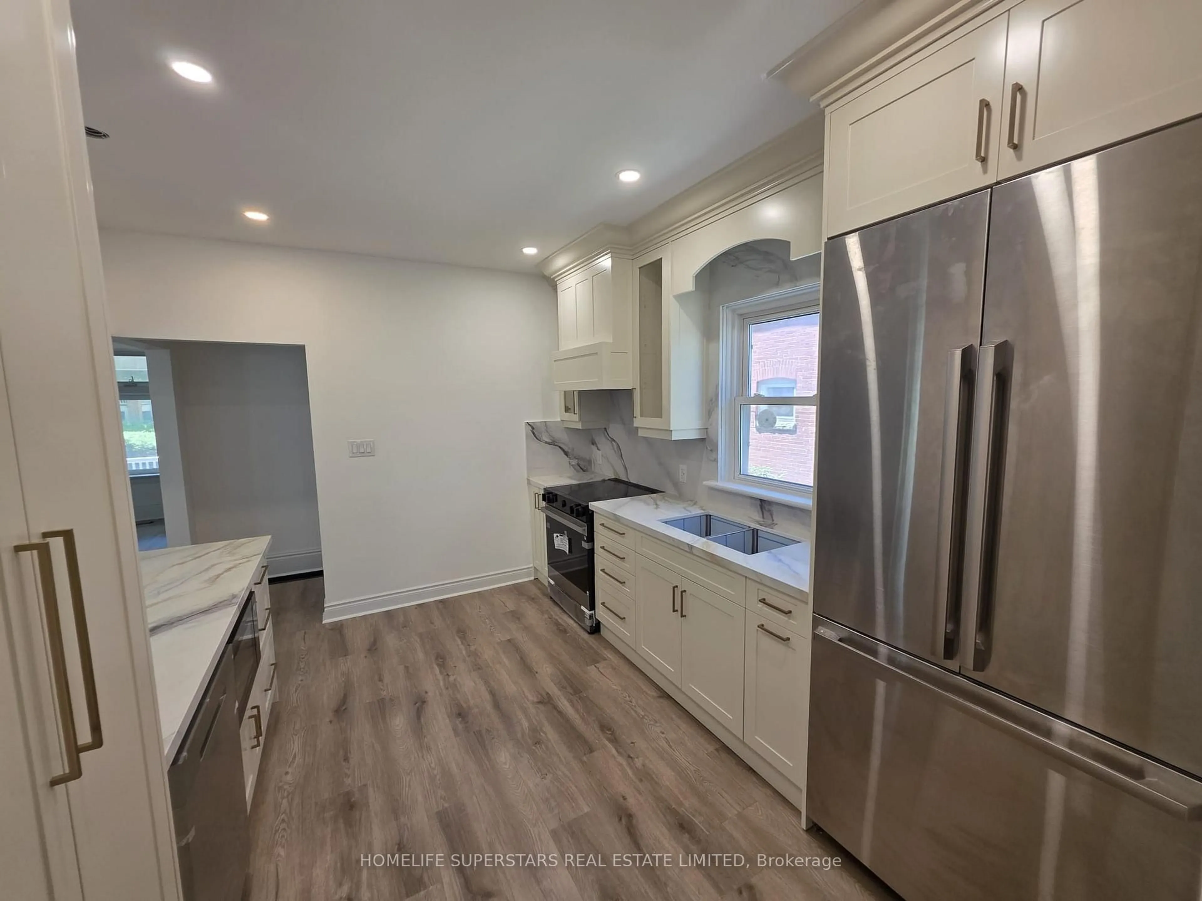 Open concept kitchen, unknown for 103 Arden Ave, Newmarket Ontario L3Y 4H7
