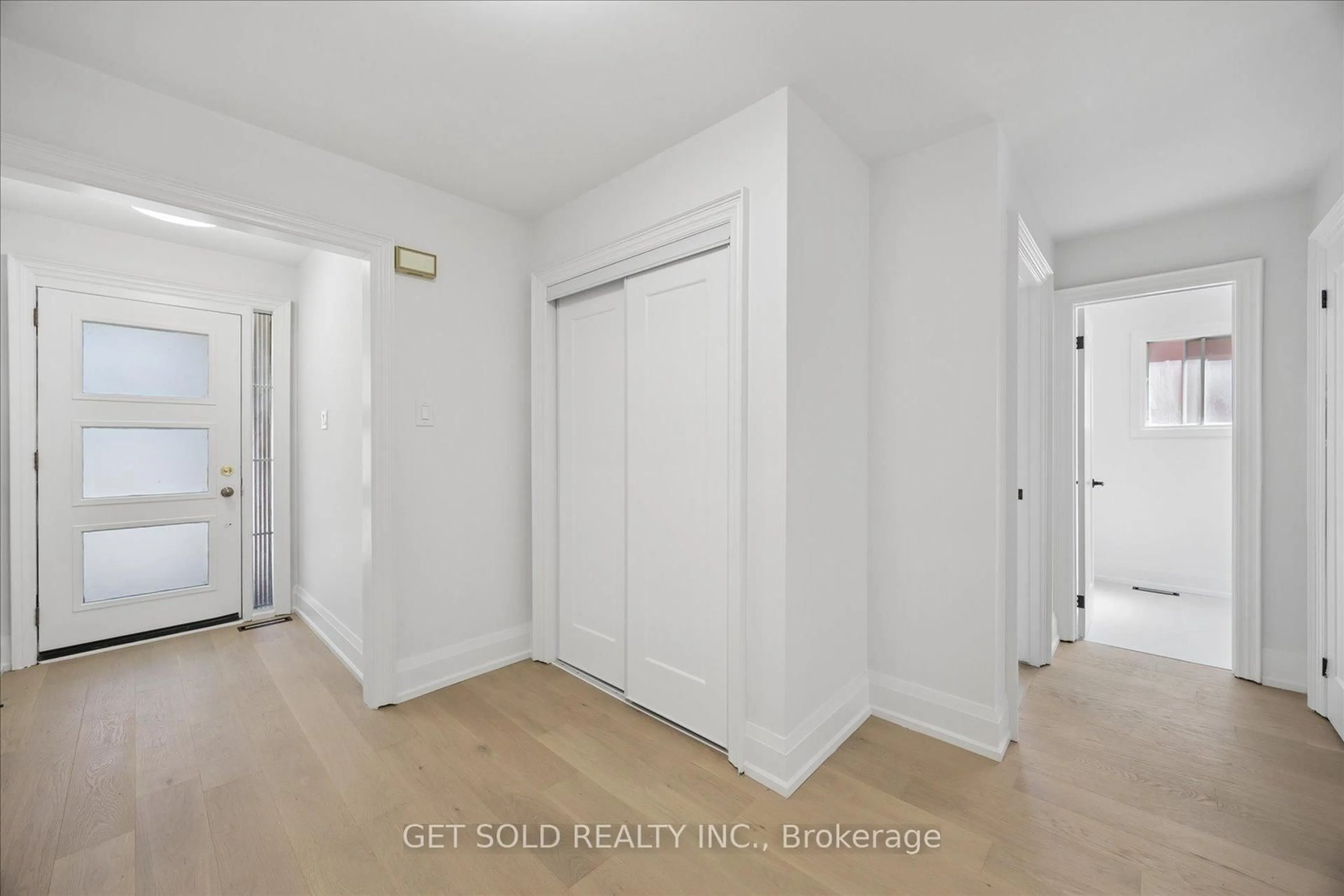 A pic of a room for 181 Brownridge Dr, Vaughan Ontario L4J 7E4