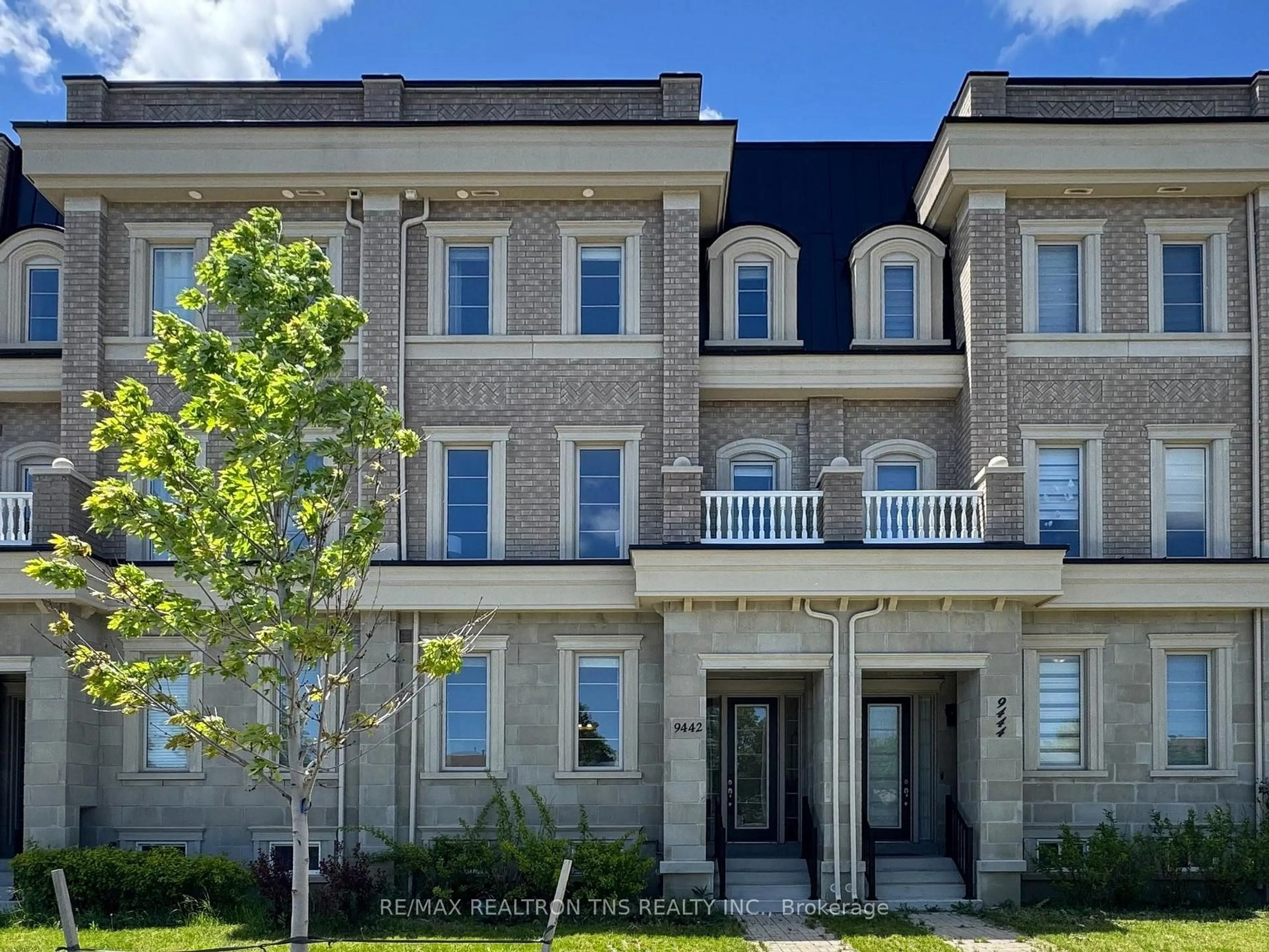 Home with brick exterior material, street for 9442 Bayview Ave, Richmond Hill Ontario L4C 5G9
