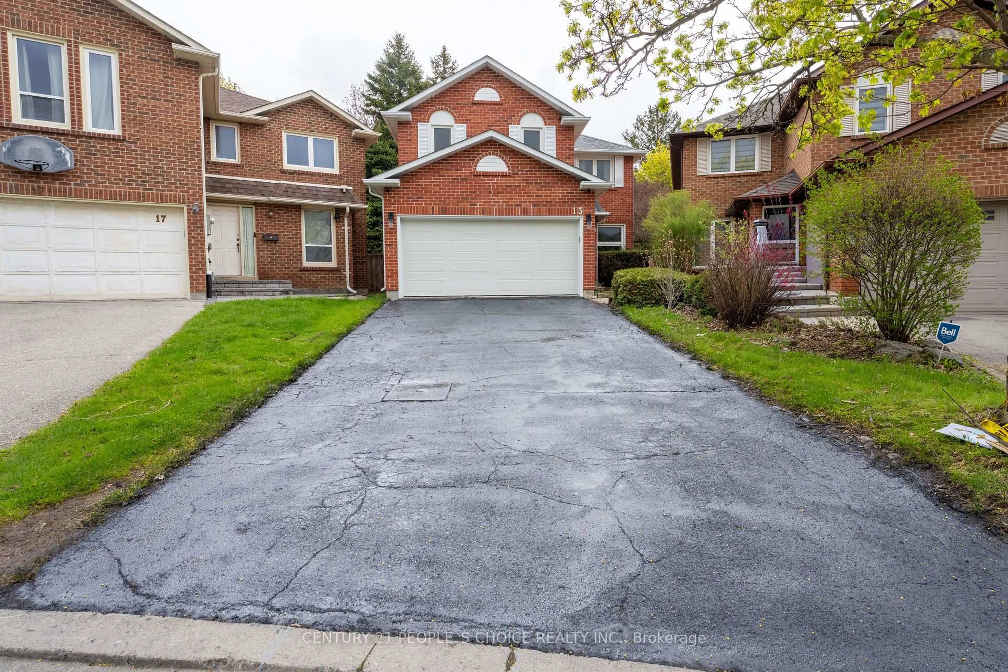Home with brick exterior material, street for 15 Kilbarry Crt, Richmond Hill Ontario L4C 6M8