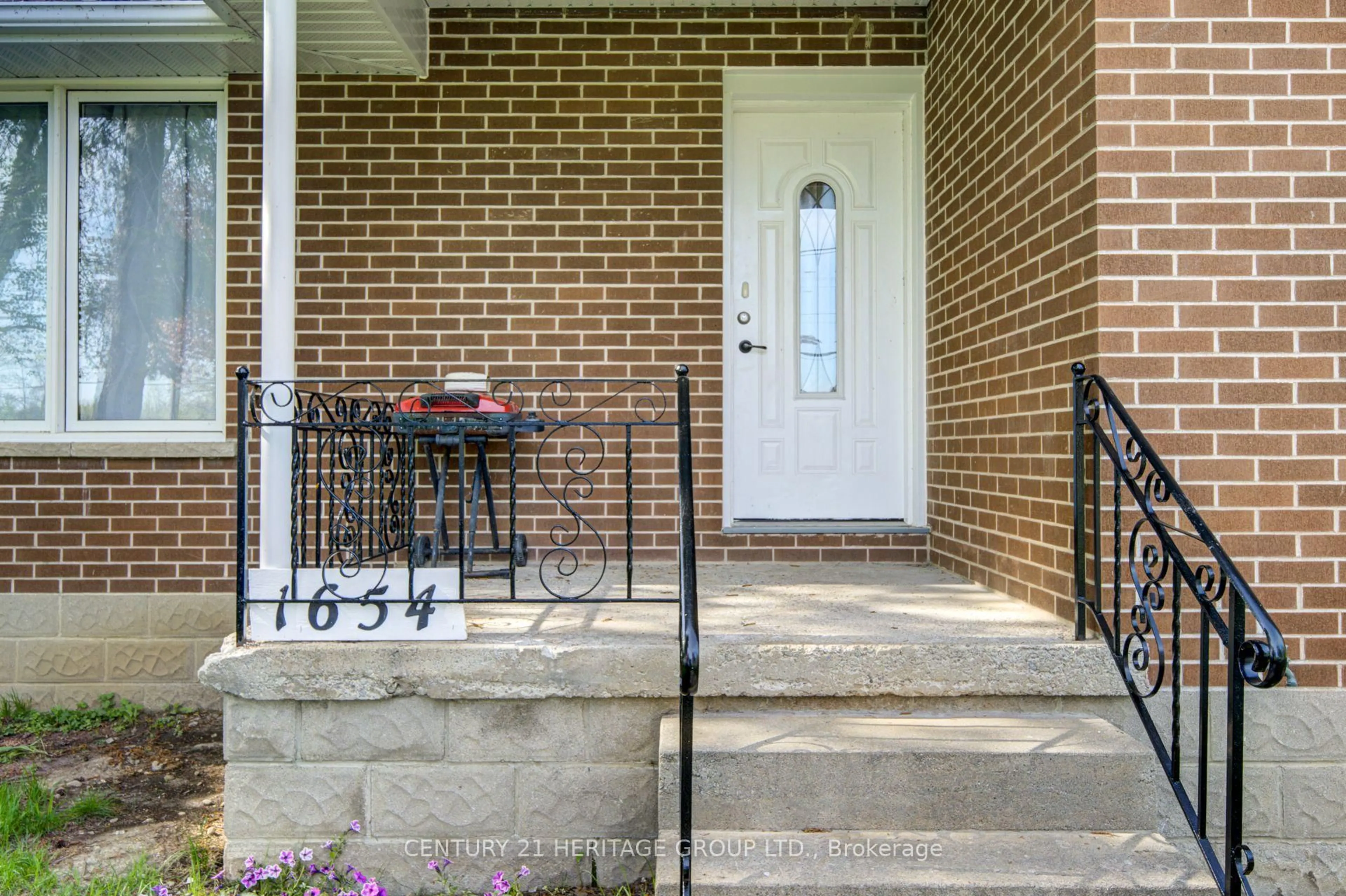 Unknown for 1654 Metro Rd, Georgina Ontario L0E 1S0