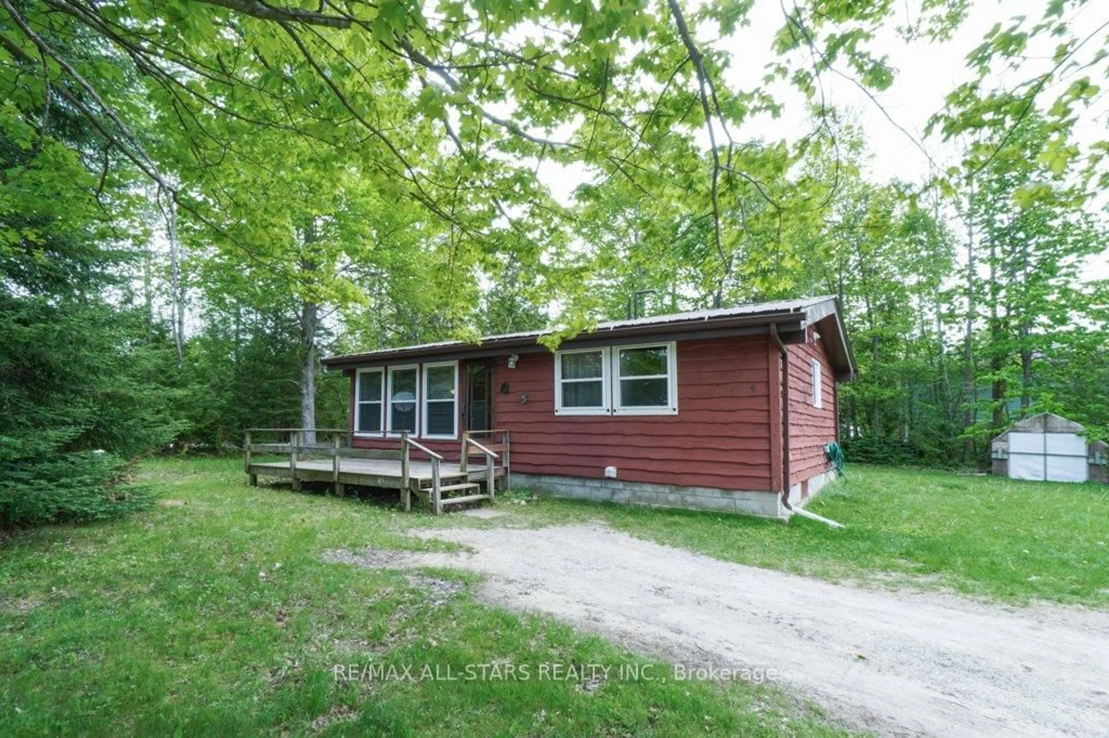Shed for 39 Creek Dr, Georgina Ontario L0E 1N0