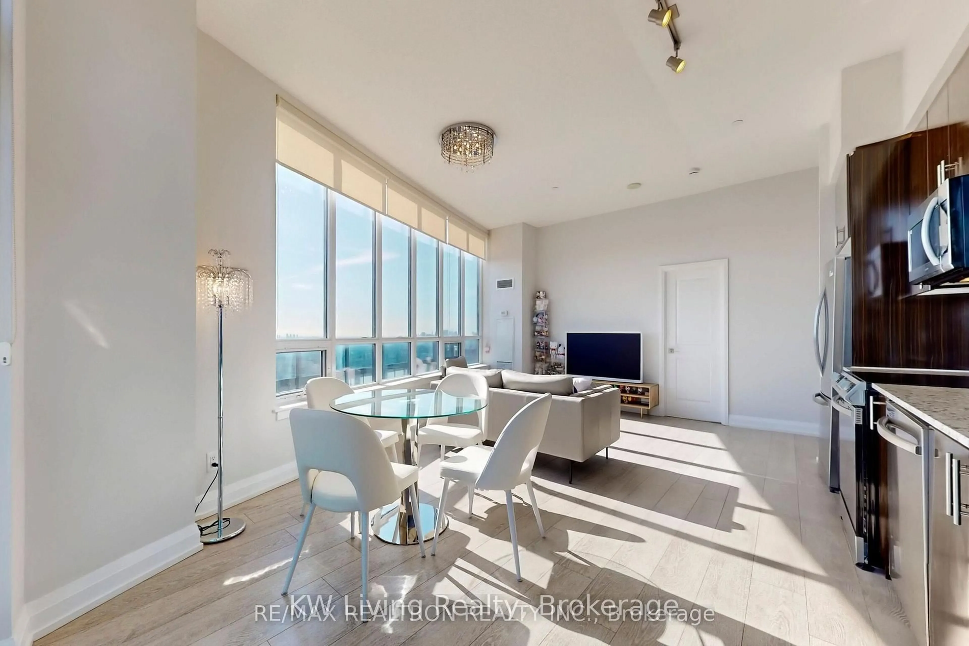 Unknown for 7161 Yonge St #PH15, Markham Ontario L3T 0C8