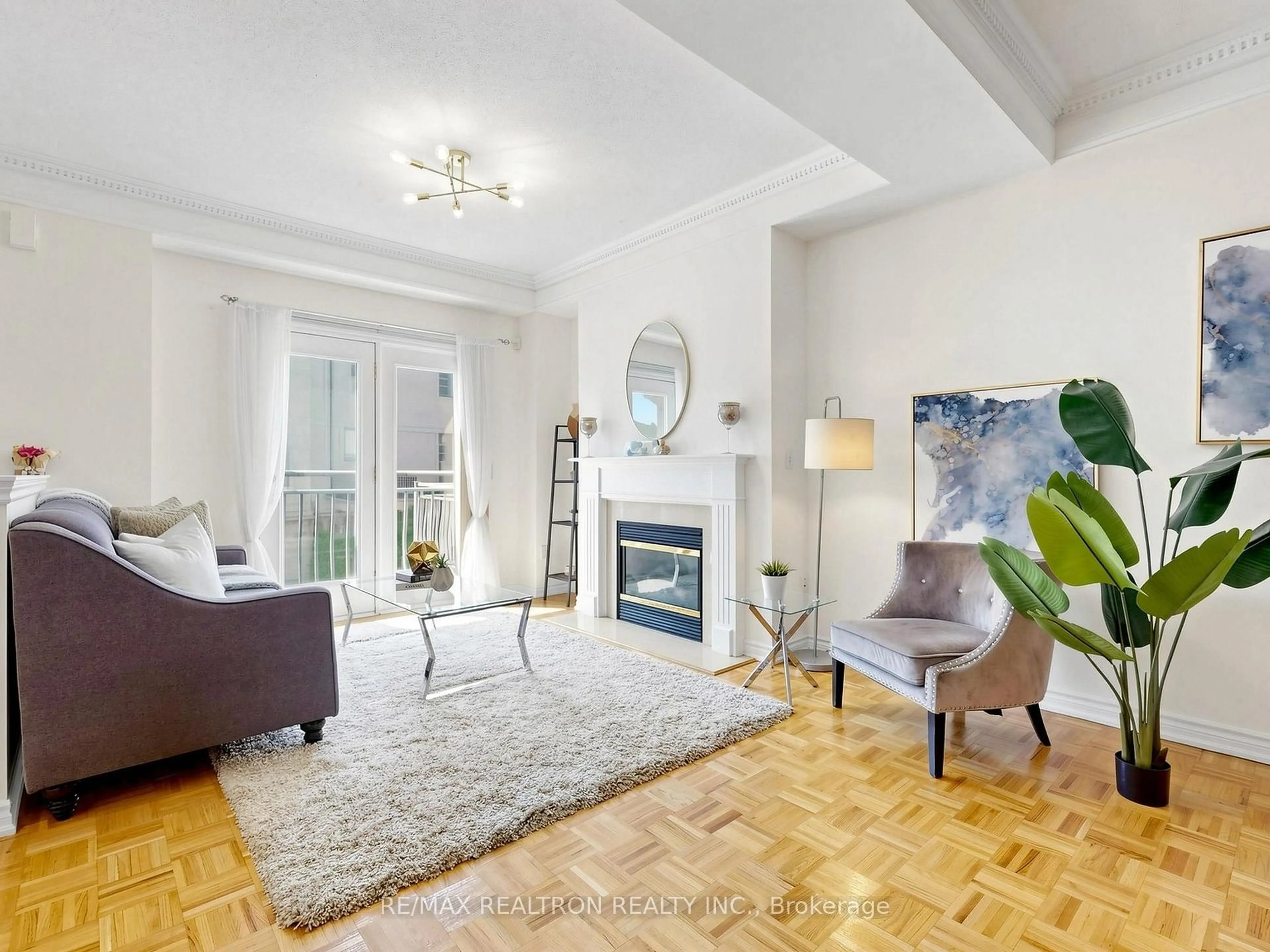 Living room with furniture, unknown for 9133 Bayview Ave #12, Richmond Hill Ontario L4B 4C5