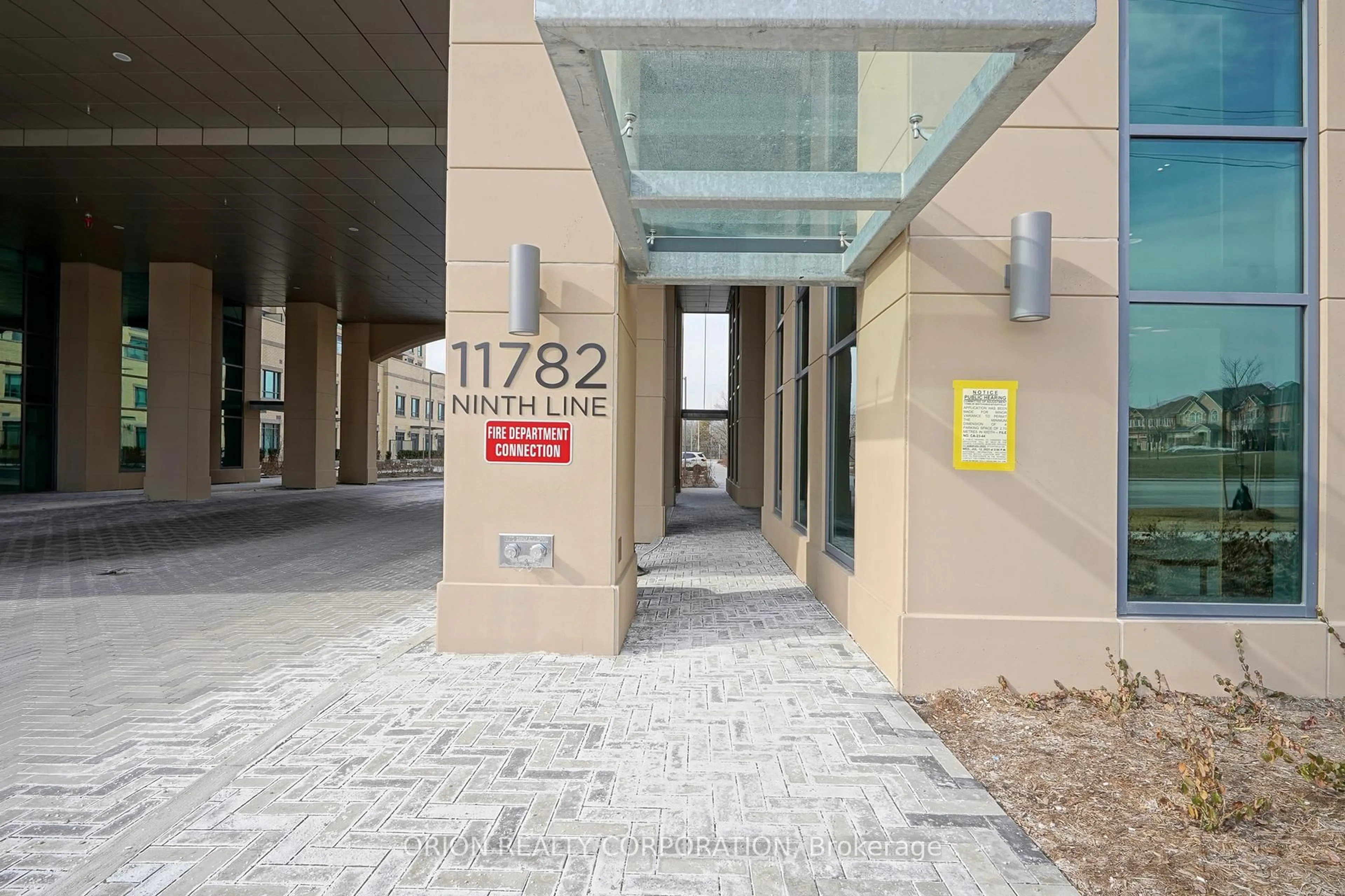 Indoor foyer for 11782 Ninth Line #615, Whitchurch-Stouffville Ontario L4A 5E9
