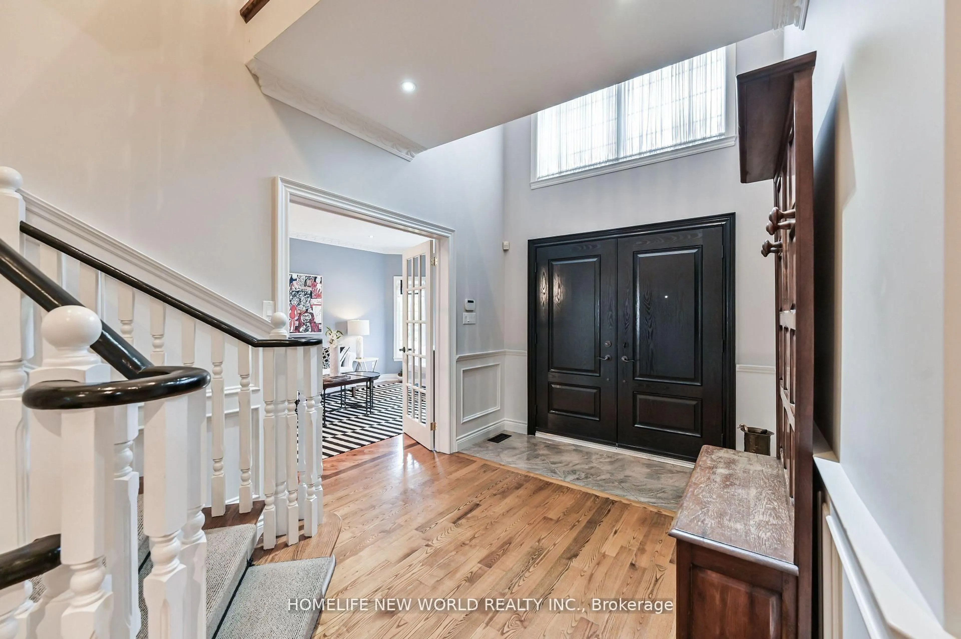 Indoor entryway for 46 El Dorado St, Richmond Hill Ontario L4C 0G8