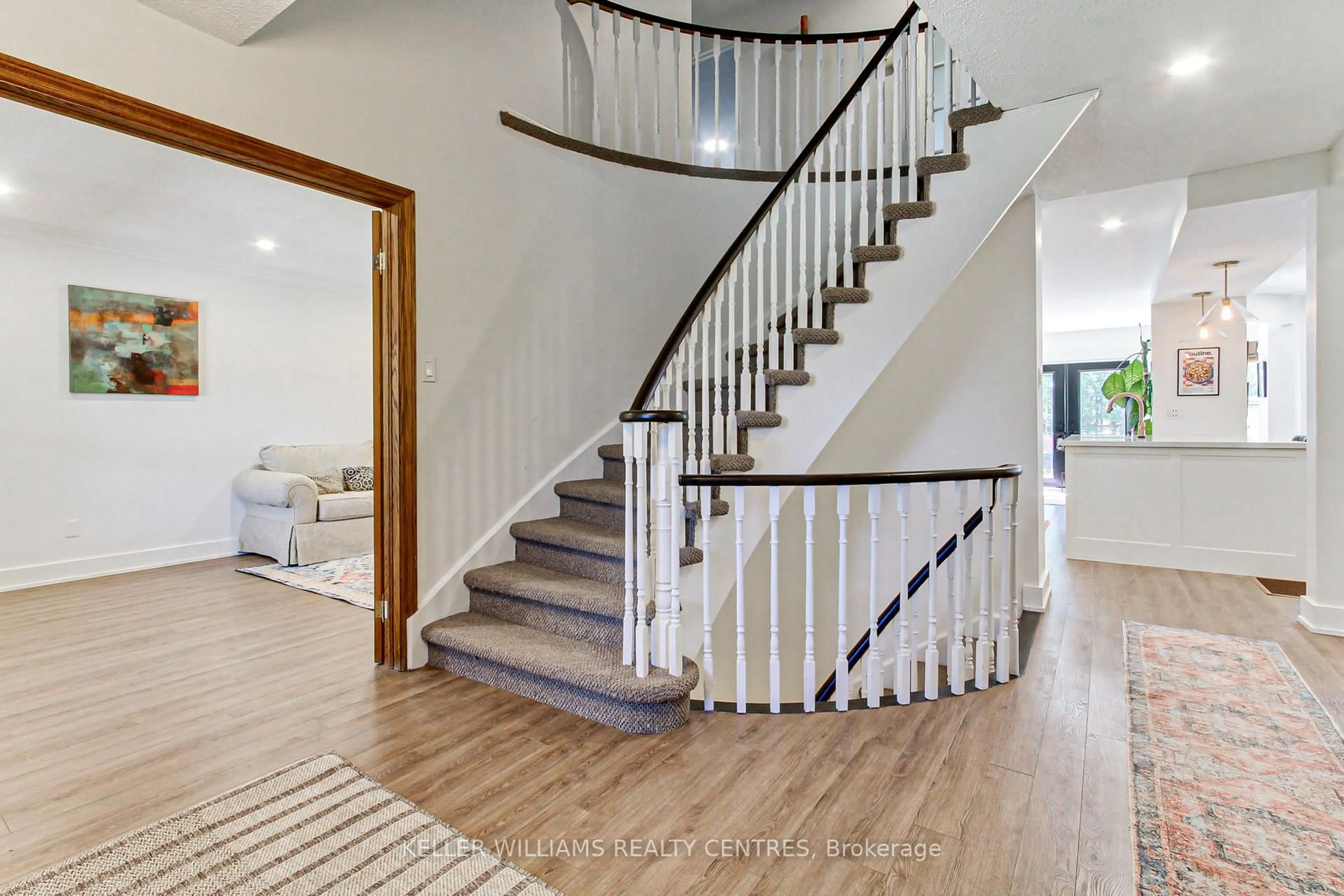 Stairs for 204 Crossland Gate, Newmarket Ontario L3X 1A8