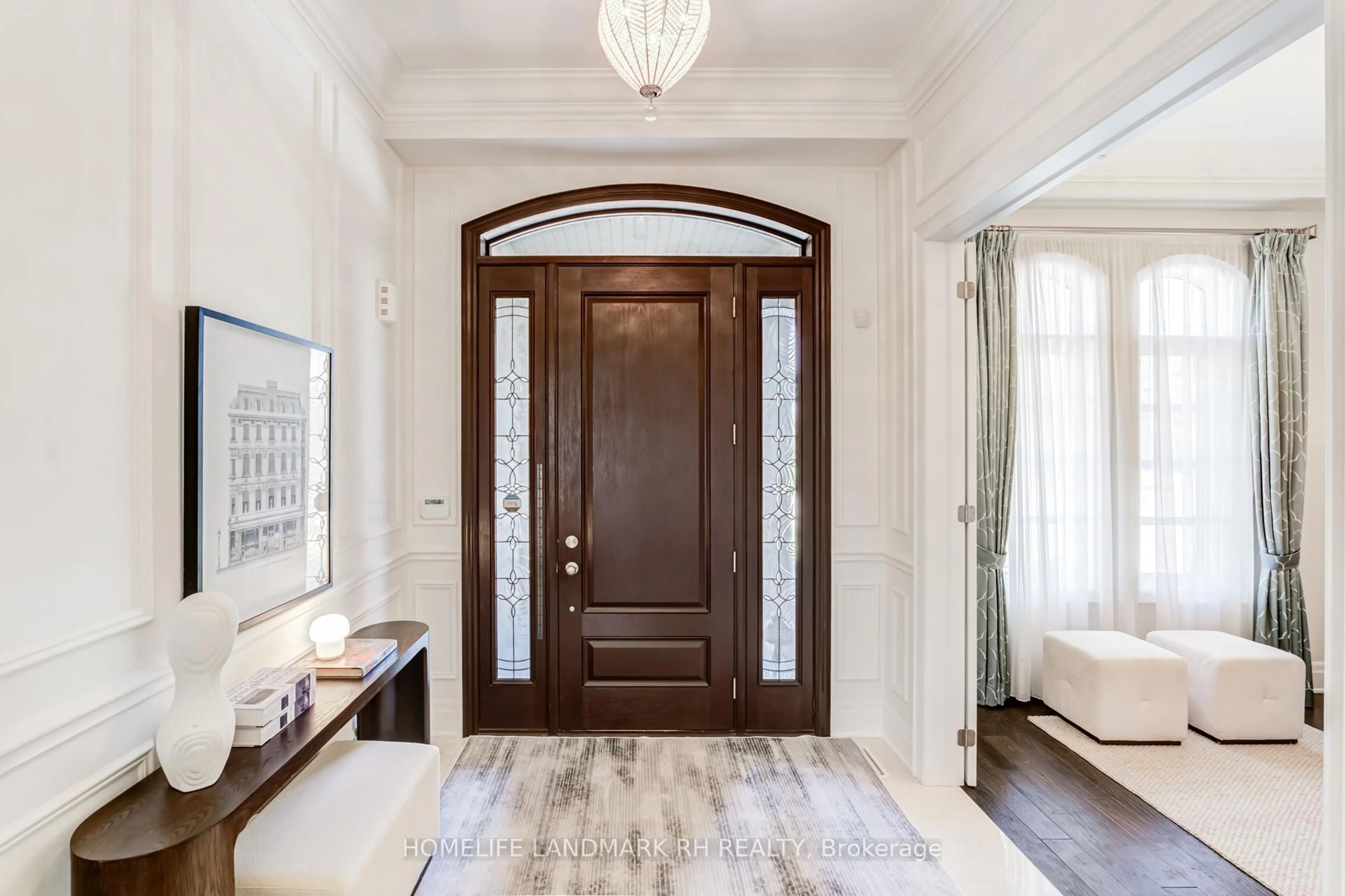 Indoor entryway for 15 Finesse Crt, Richmond Hill Ontario L4E 0W7
