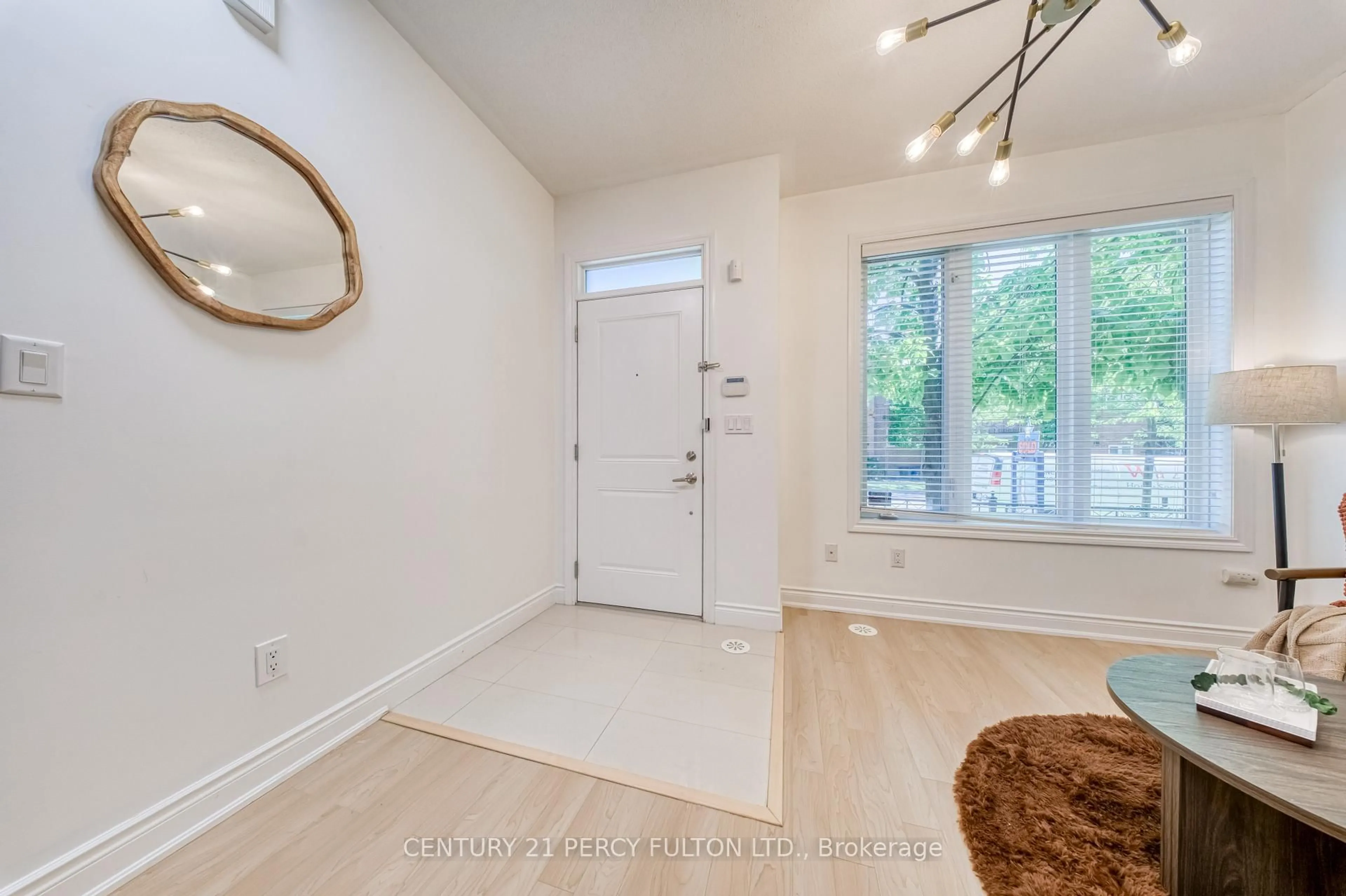 Indoor entryway for 259 South Park Rd #21, Markham Ontario L3T 0B6