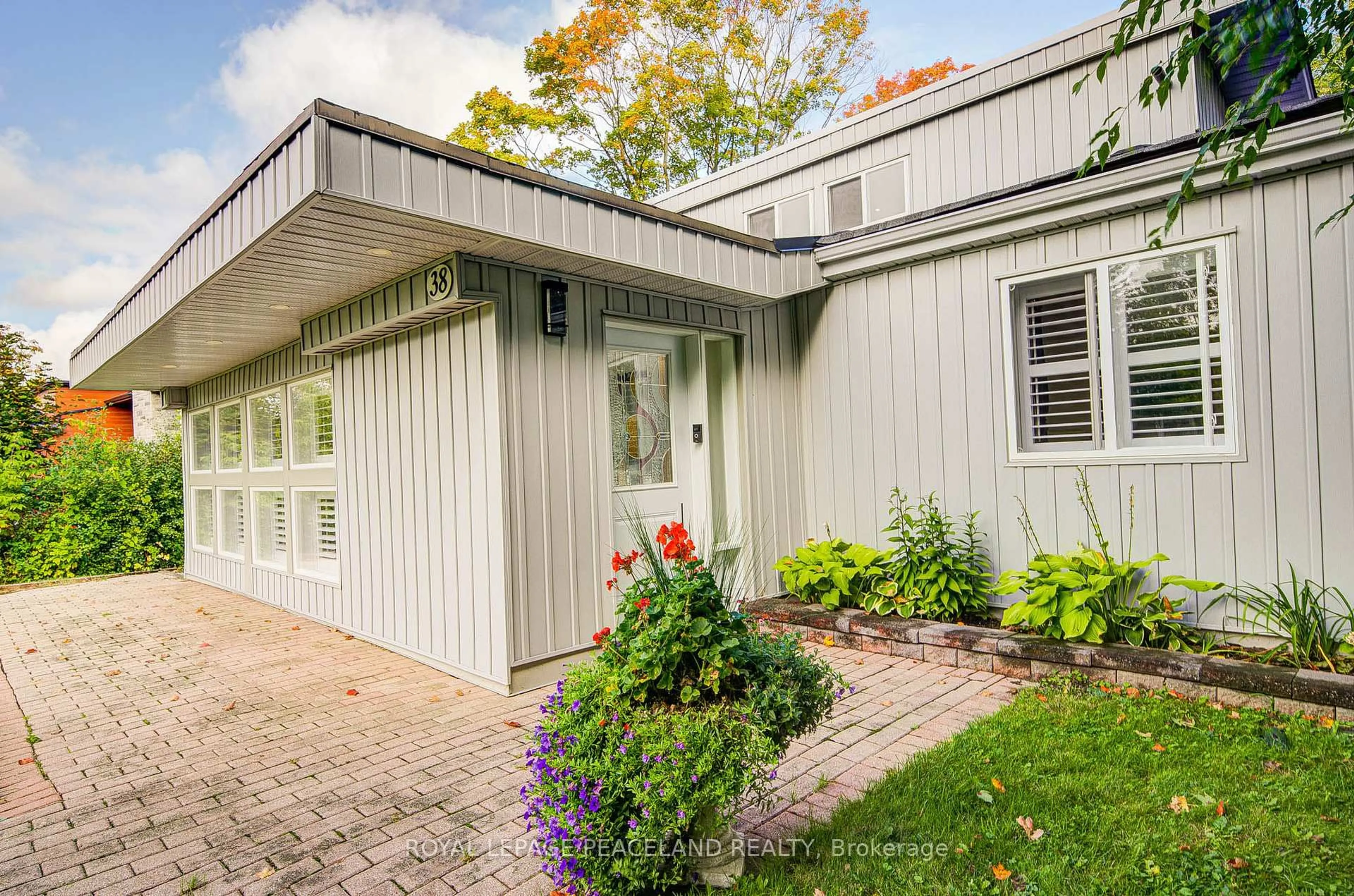 Unknown for 38 Lakeview Ave, Whitchurch-Stouffville Ontario L4A 2H1