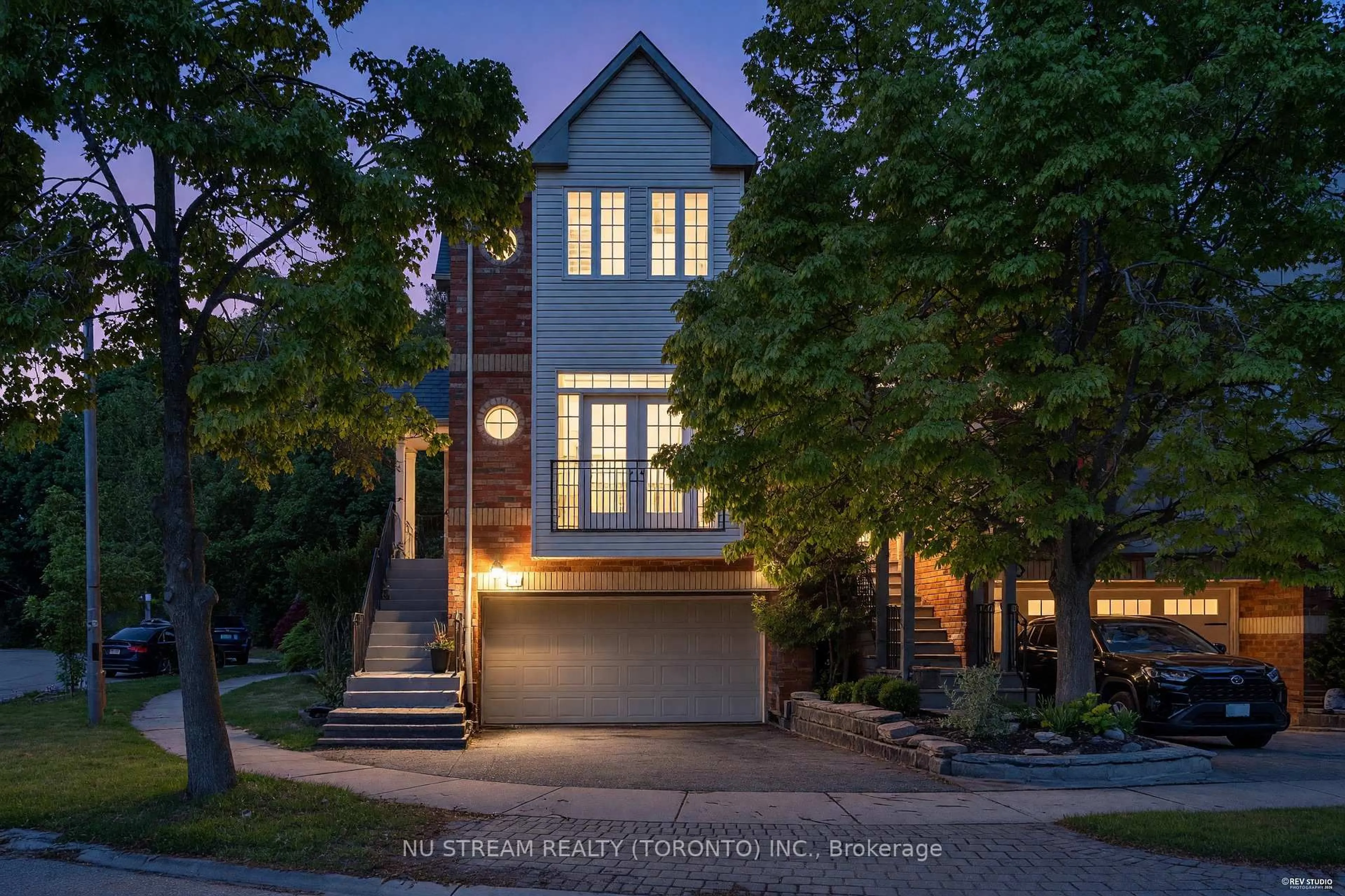 Home with brick exterior material, street for 36 Crispin Crt, Markham Ontario L3R 4G6
