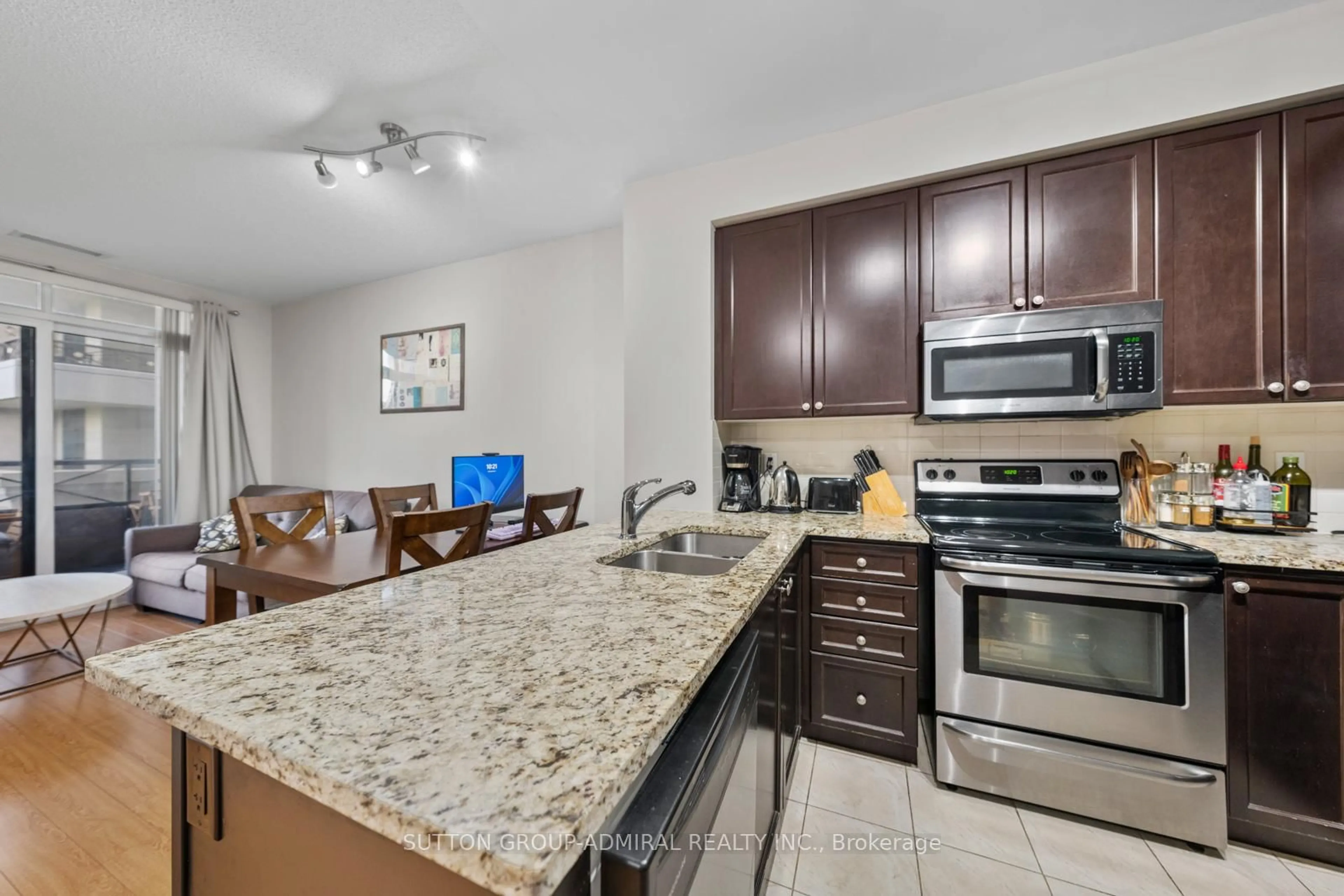 Standard kitchen, unknown for 9255 Jane St #215, Vaughan Ontario L6A 0K1