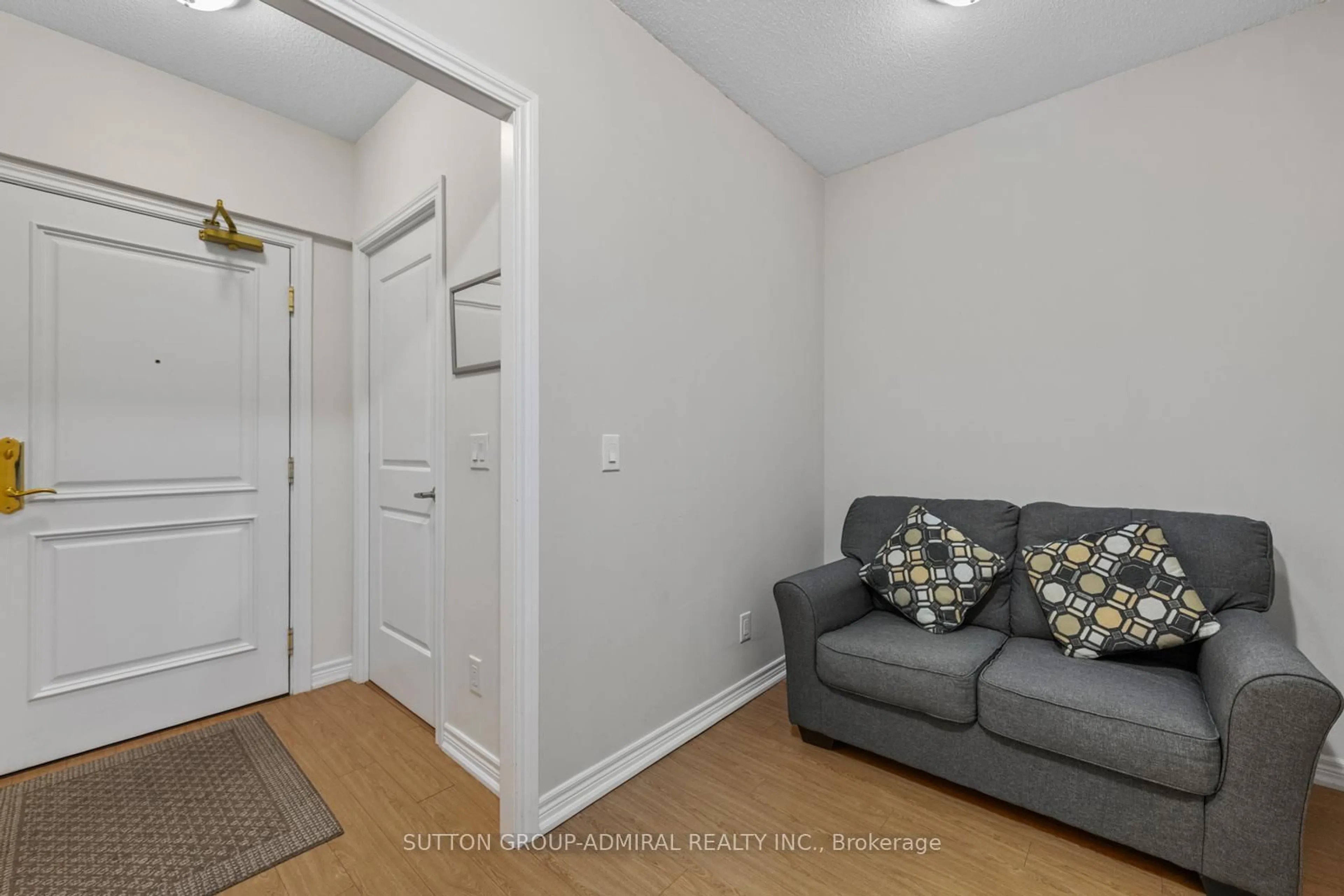 Unknown for 9255 Jane St #215, Vaughan Ontario L6A 0K1