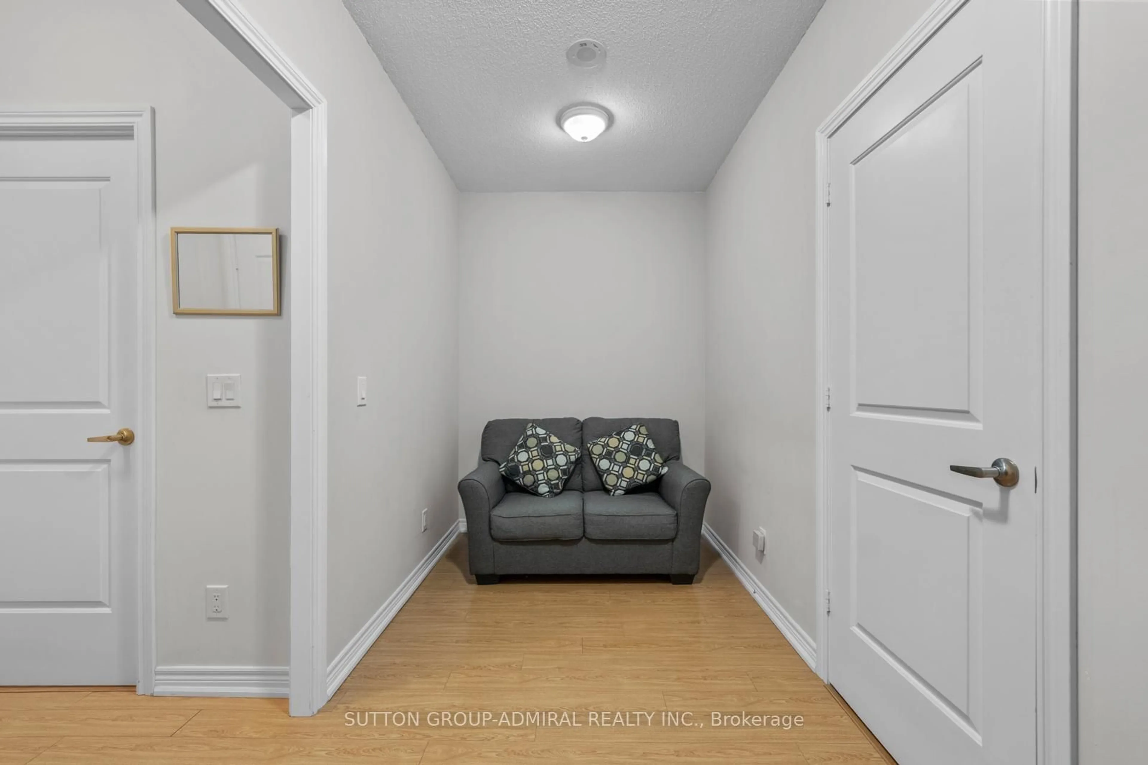 Indoor entryway for 9255 Jane St #215, Vaughan Ontario L6A 0K1