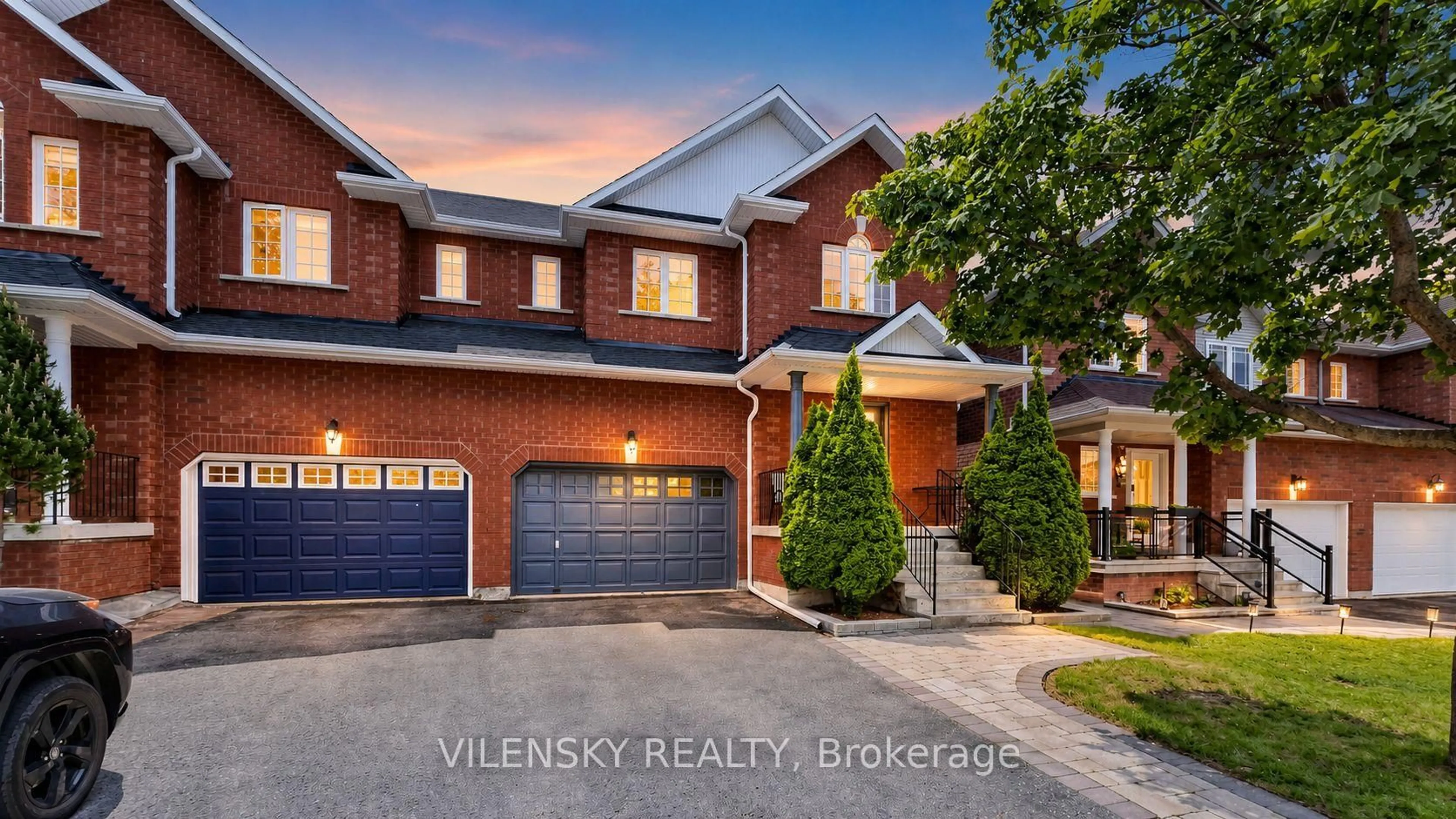 Home with brick exterior material, street for 96 Sawmill Valley Dr, Newmarket Ontario L3X 2S3