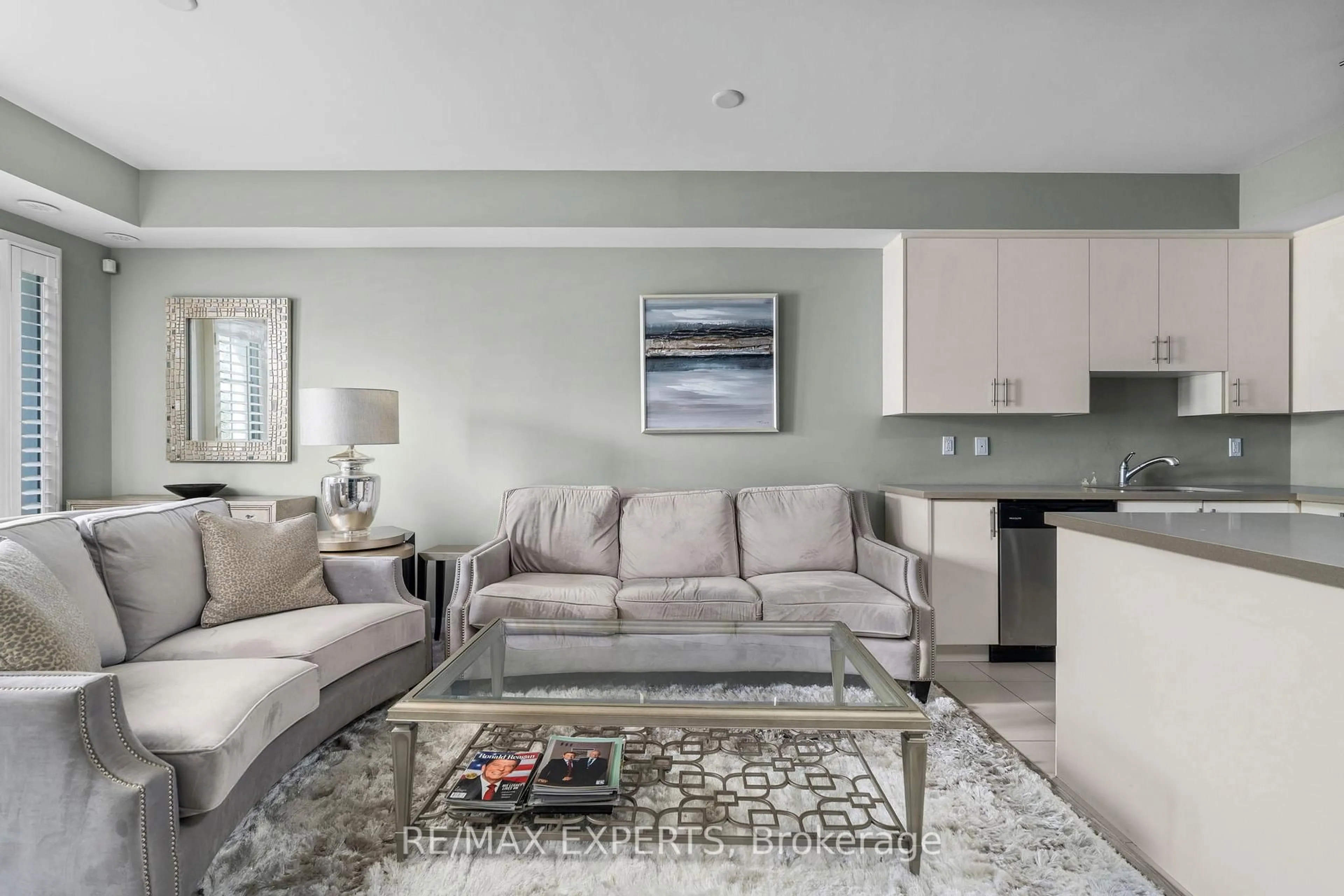 Living room with furniture, unknown for 26 Bruce St #4, Vaughan Ontario L4L 0H4