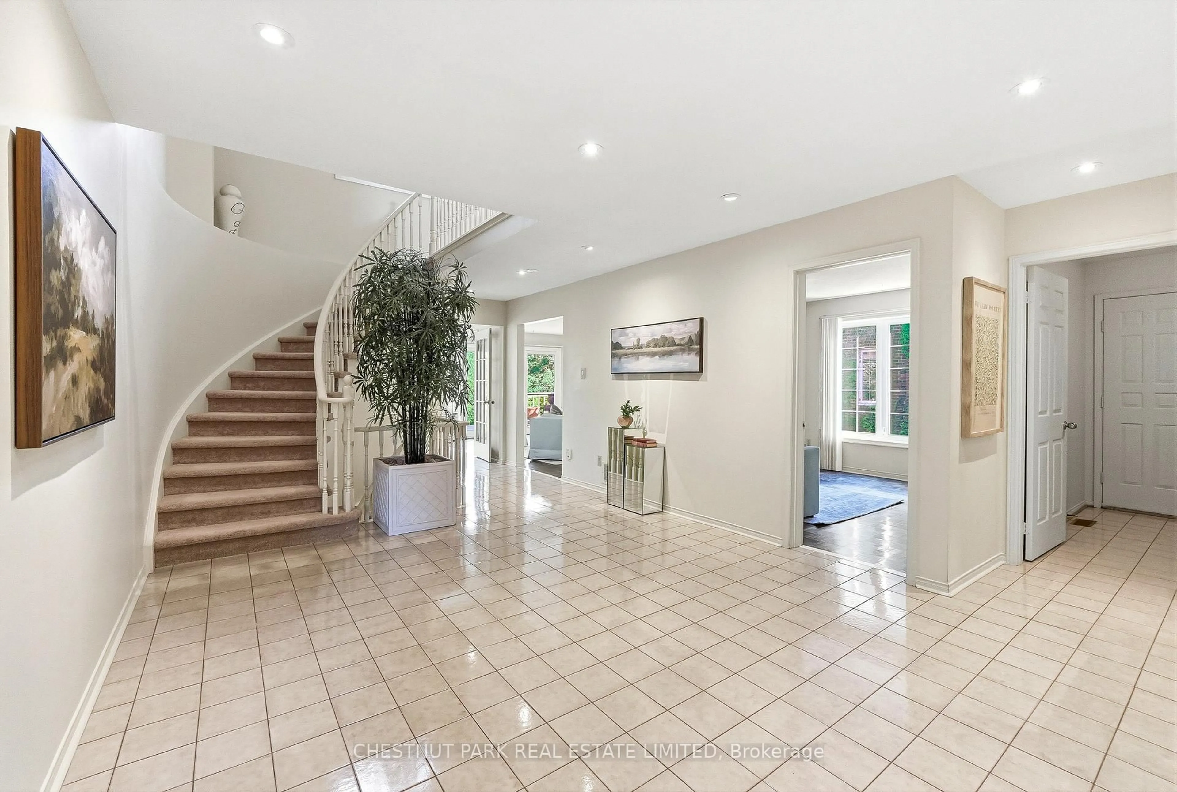 Indoor foyer for 51 Crooked Stick Rd, Vaughan Ontario L4K 1P4