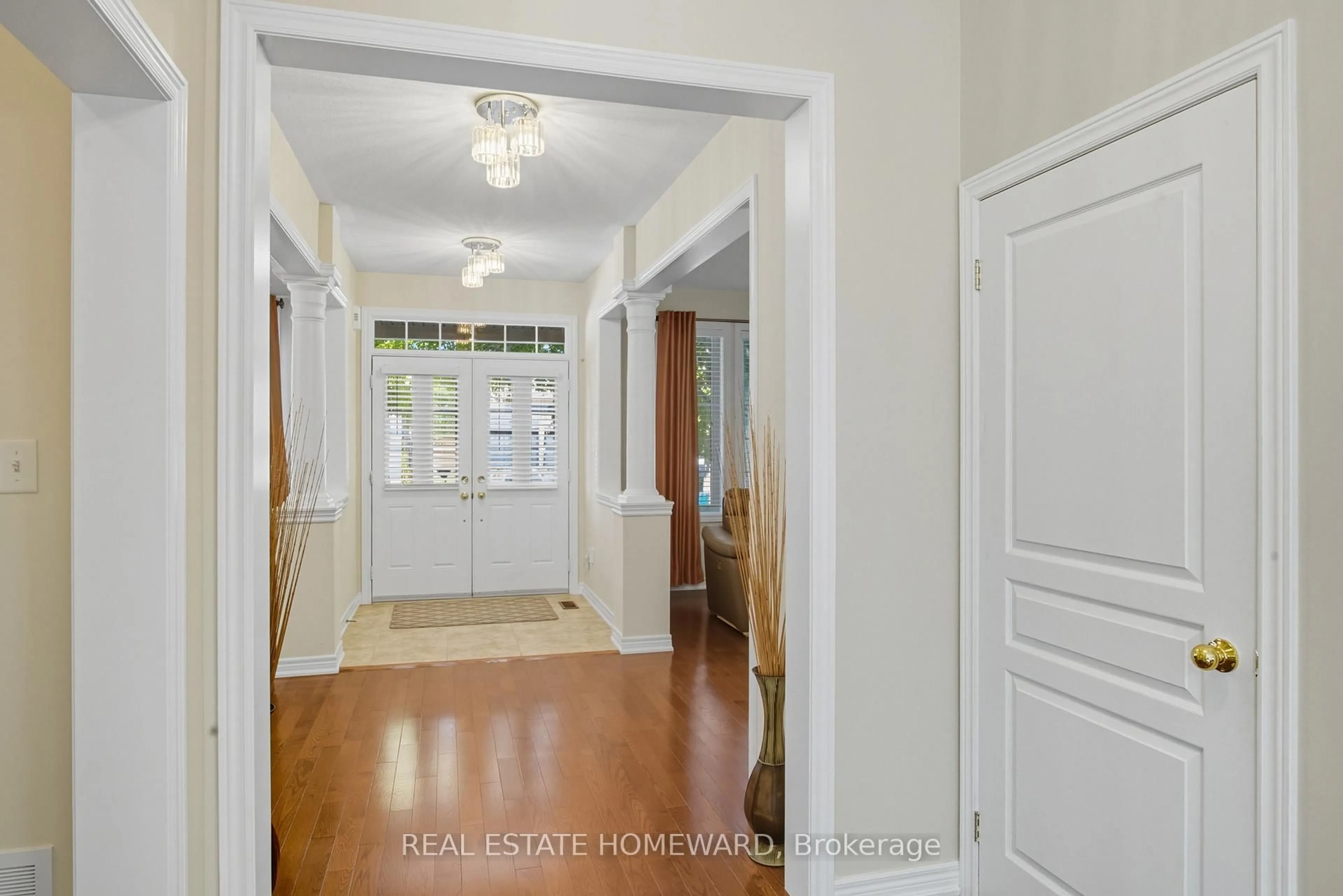 Indoor entryway for 9 Tarmack Dr, Richmond Hill Ontario L4E 0E6