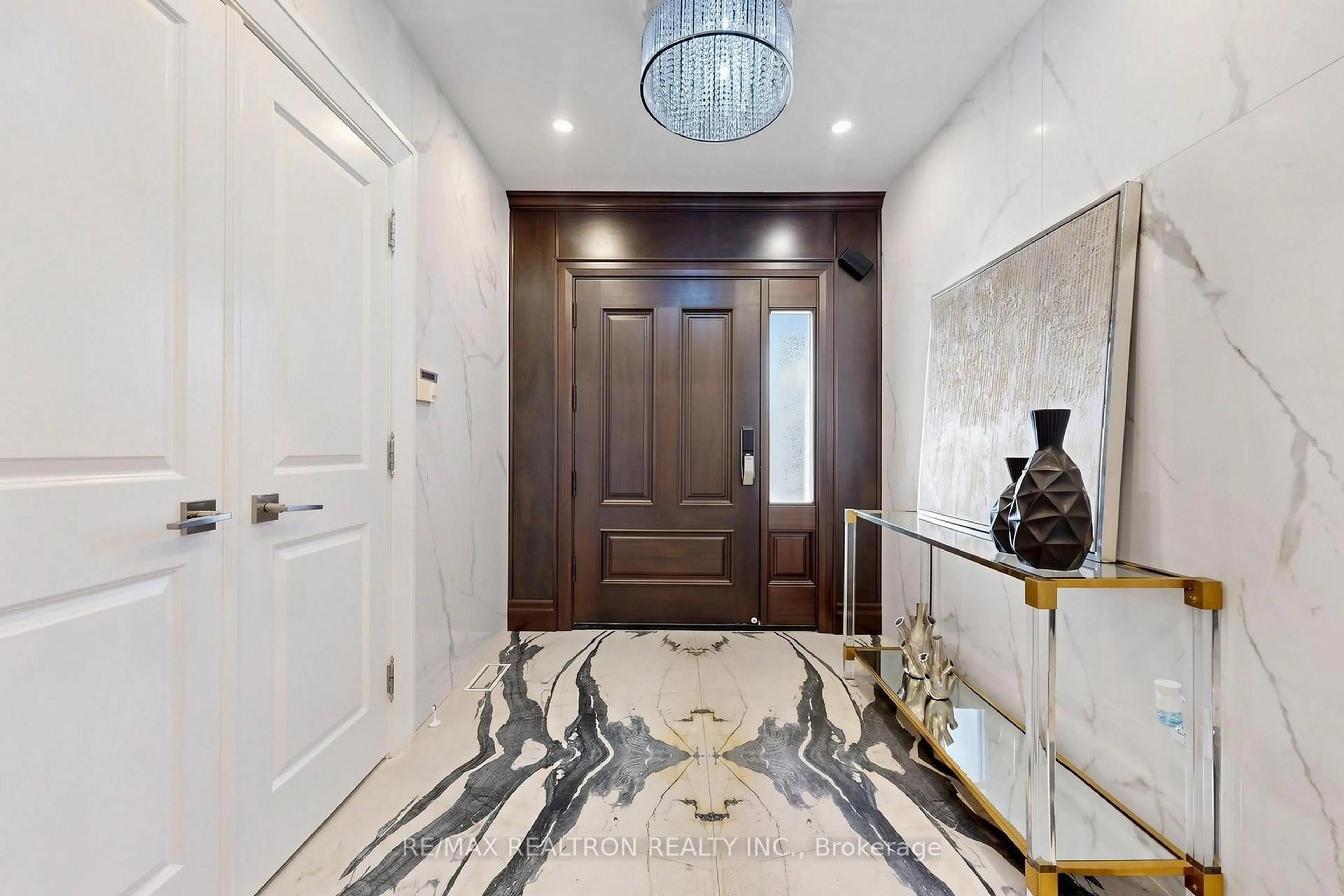 Indoor foyer for 24 Drummond Dr, Vaughan Ontario L6A 2M5