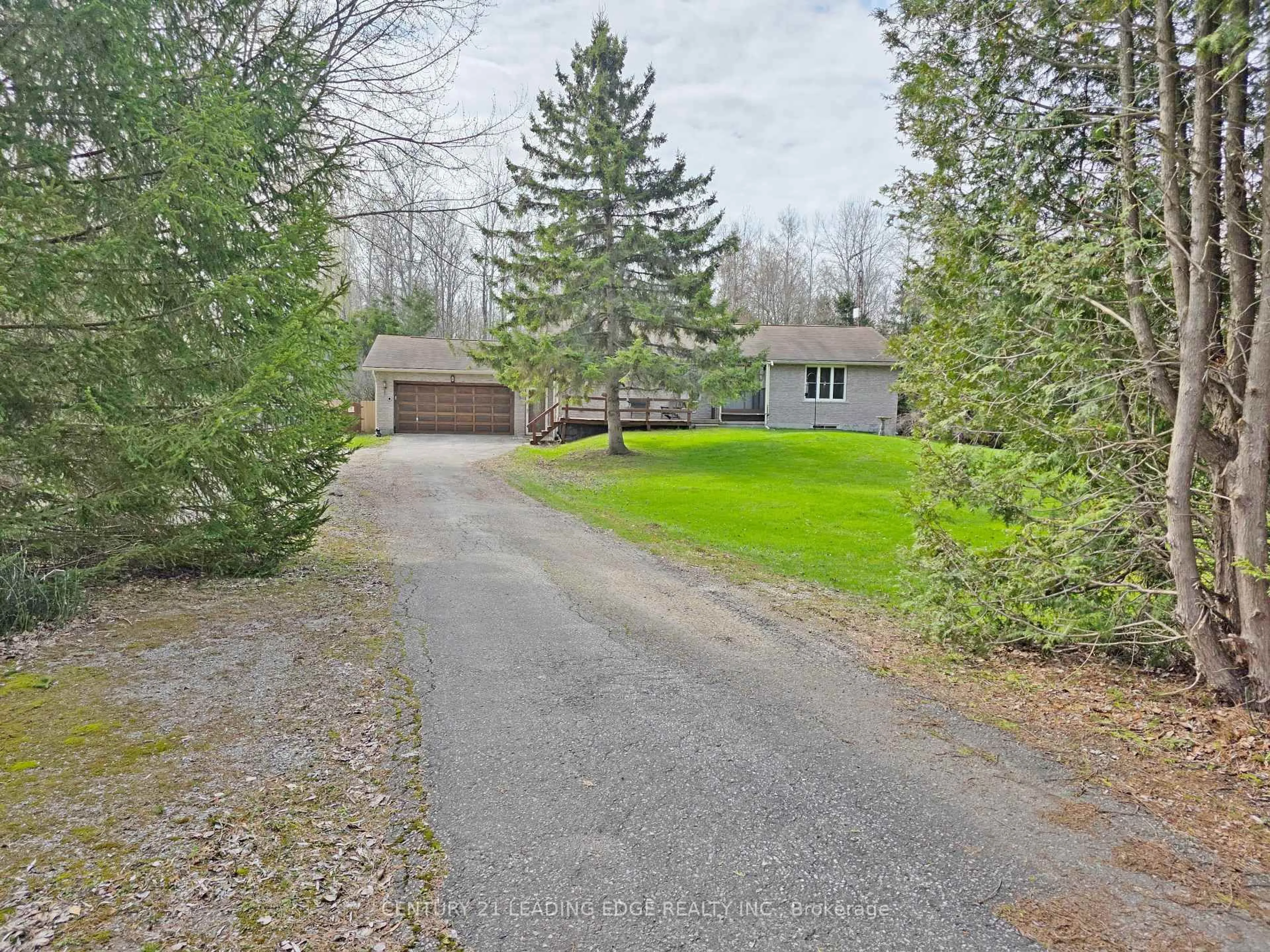 A pic from outside/outdoor area/front of a property/back of a property/a pic from drone, unknown for 3525 Pollock Rd, Georgina Ontario L4P 0P6