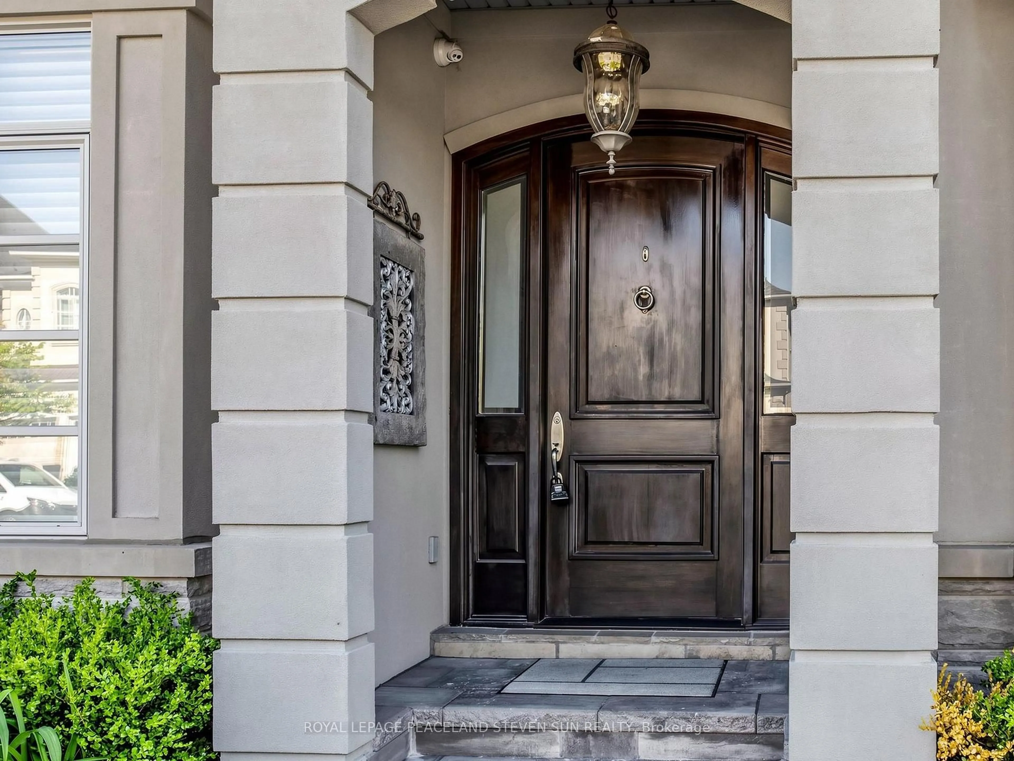 Indoor entryway for 443 Paradelle Dr, Richmond Hill Ontario L4E 4S1