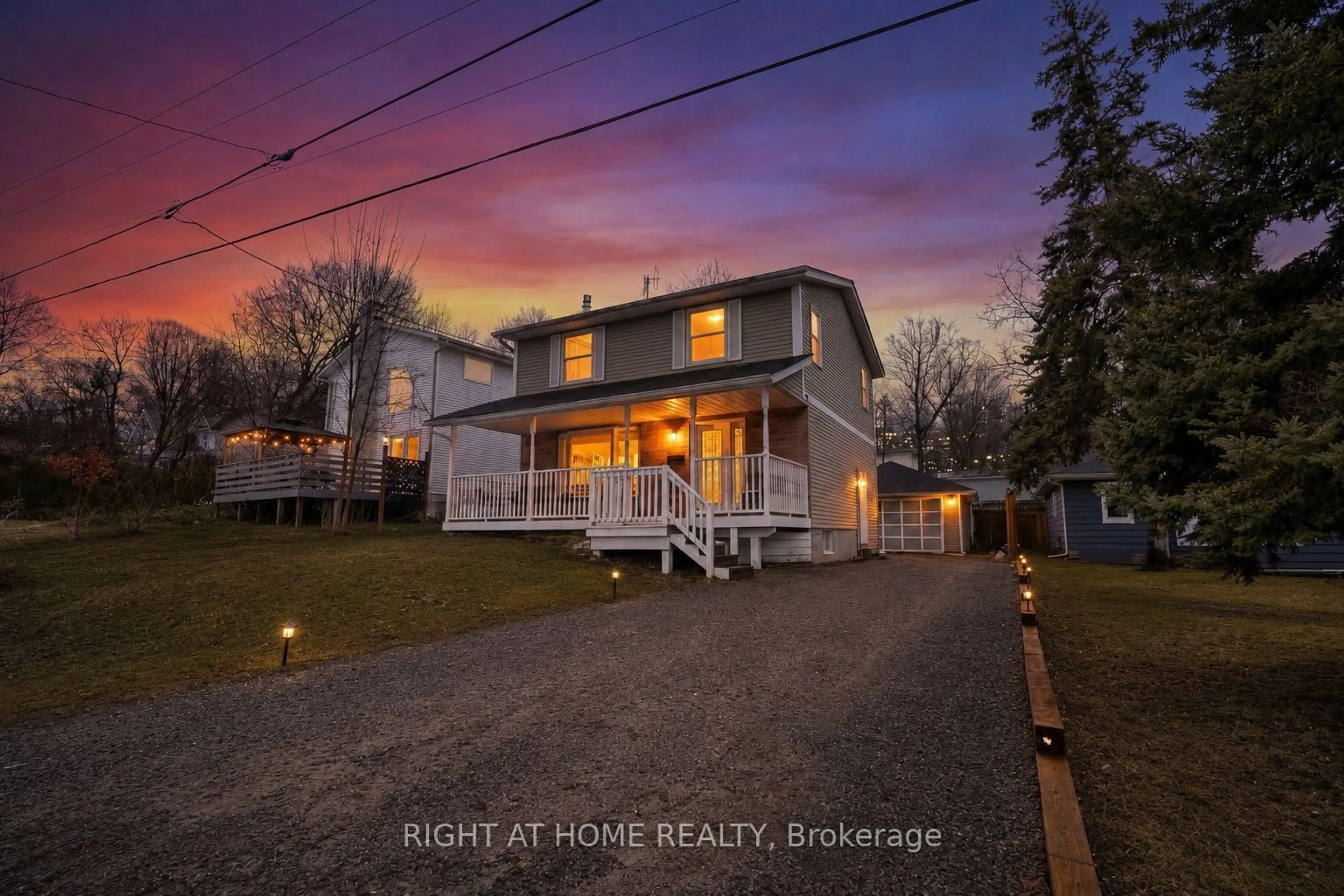 A pic from outside/outdoor area/front of a property/back of a property/a pic from drone, street for 259 Glenwoods Ave, Georgina Ontario L4P 2X1