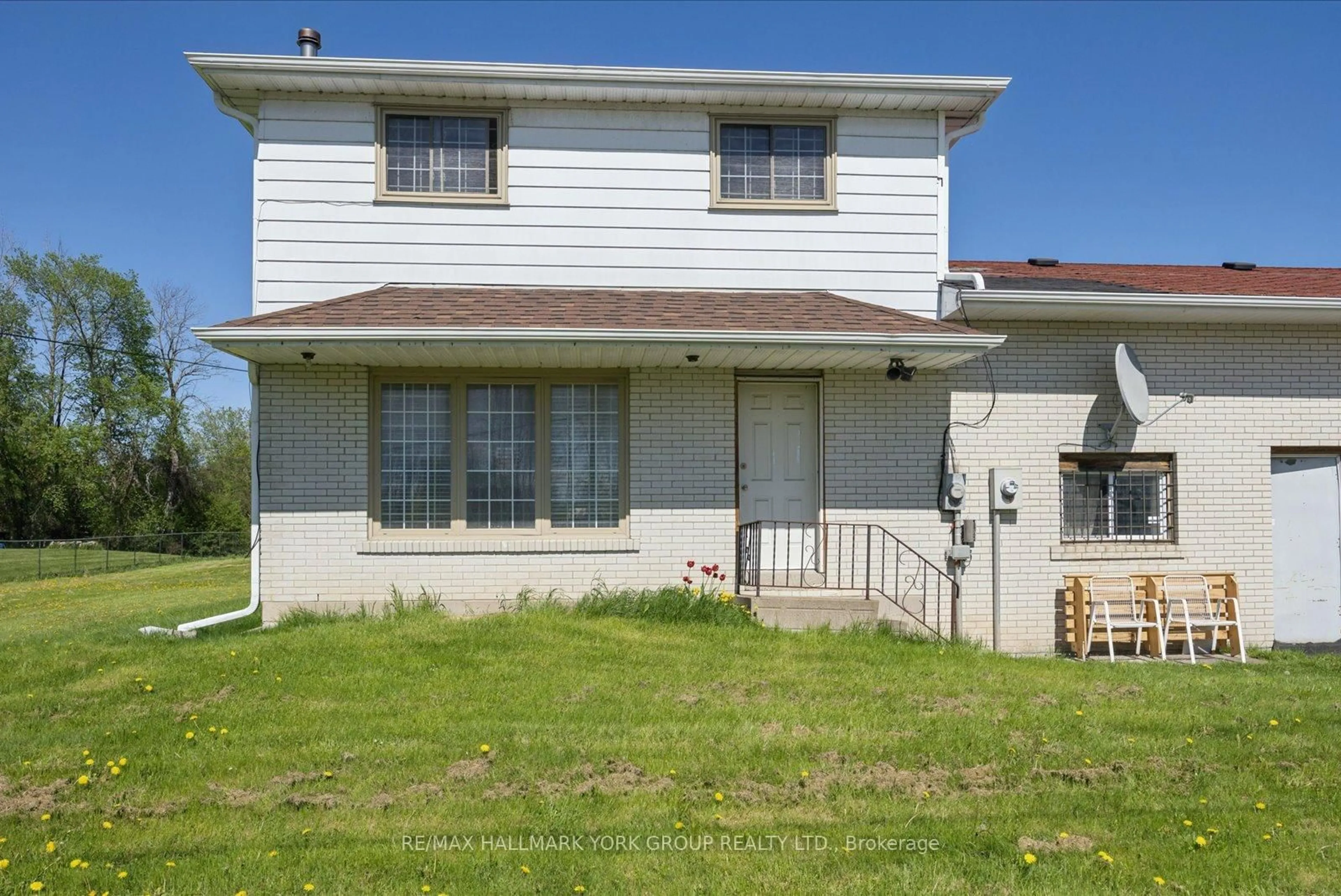 Home with vinyl exterior material, unknown for 30032 Highway 48, Georgina Ontario L9P 1E7