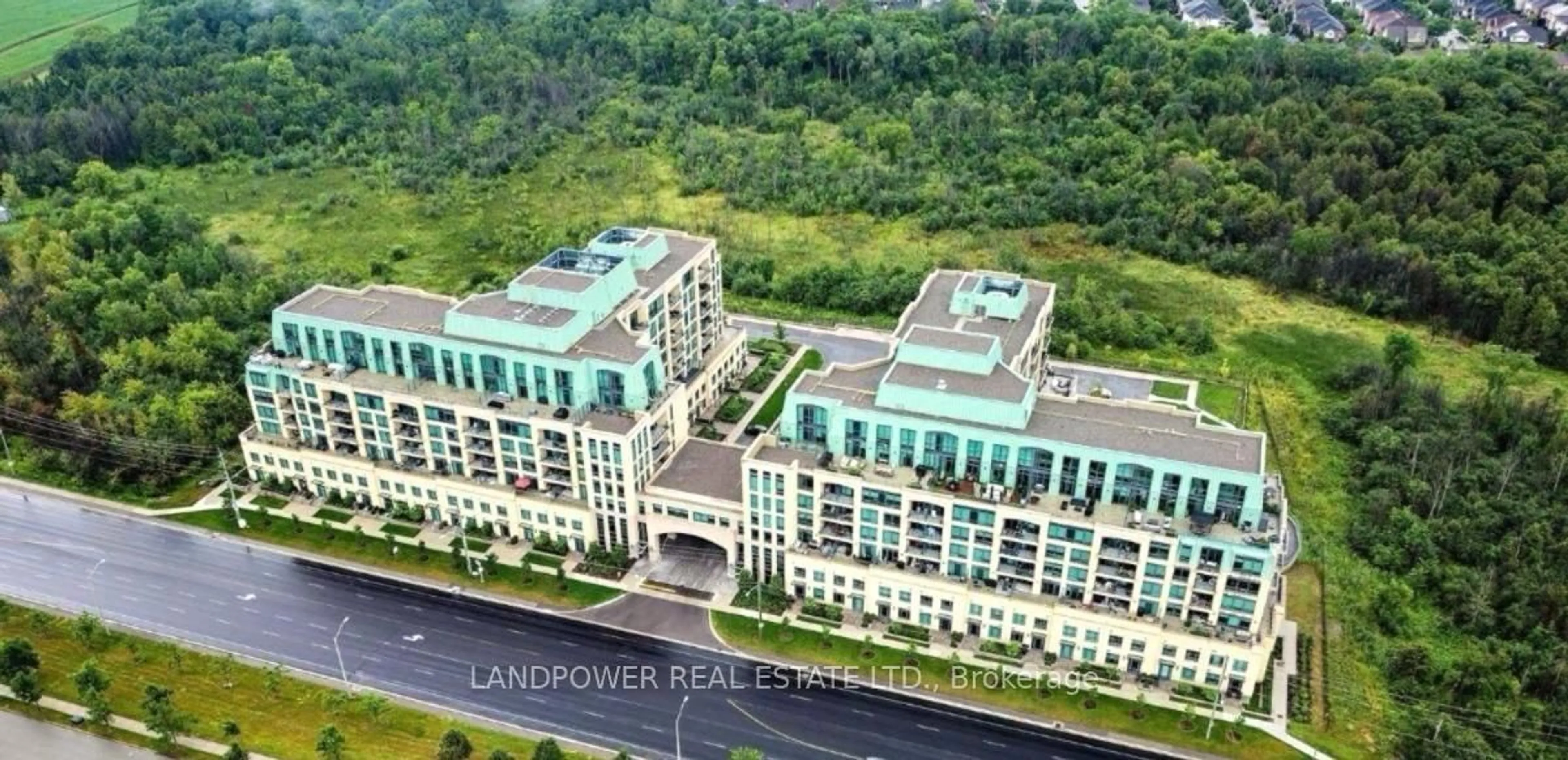 A pic from outside/outdoor area/front of a property/back of a property/a pic from drone, unknown for 11750 Ninth Line #727, Whitchurch-Stouffville Ontario L4A 5G1