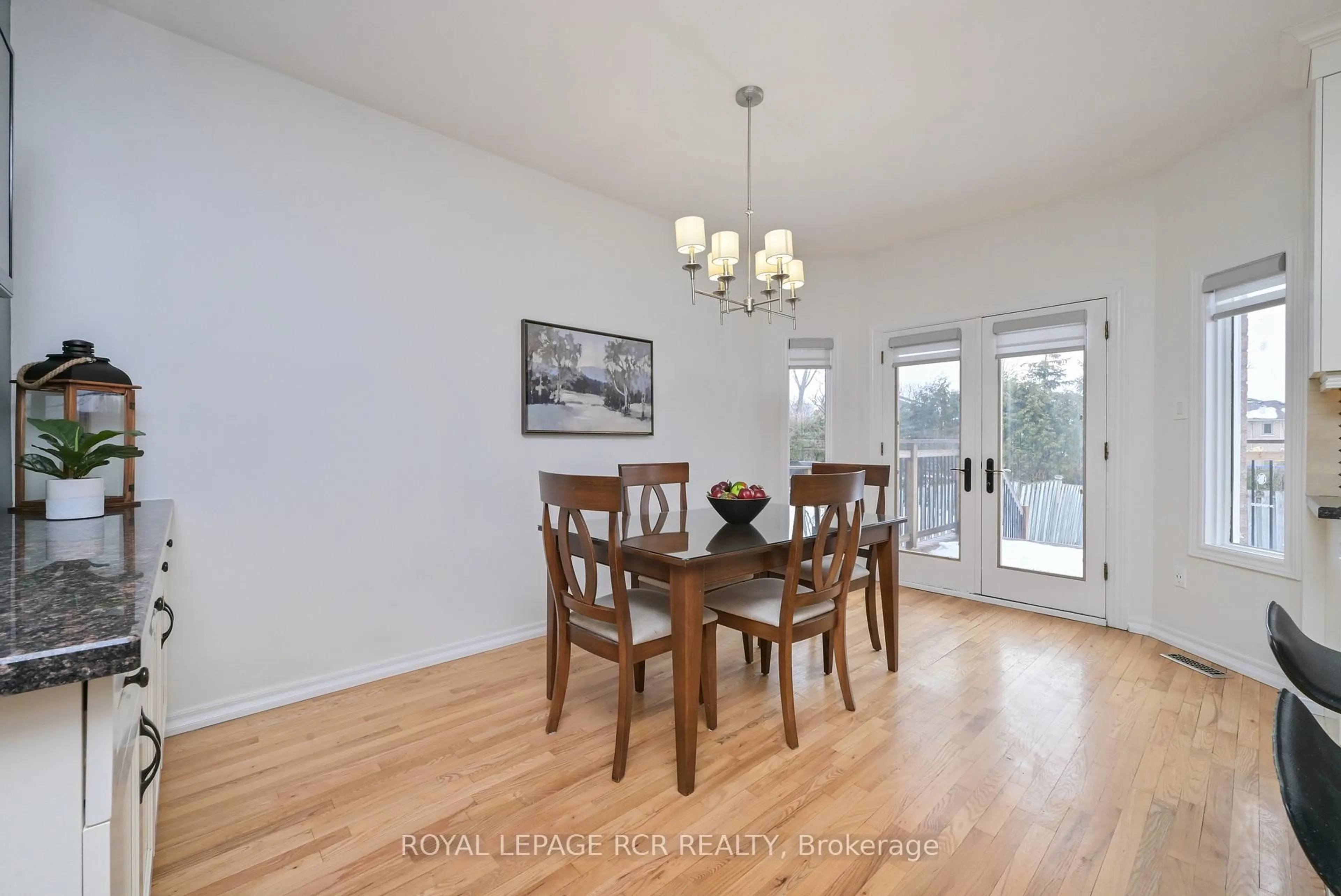 Dining room, wood/laminate floor for 29 Depeuter Cres, Bradford West Gwillimbury Ontario L3Z 3A3