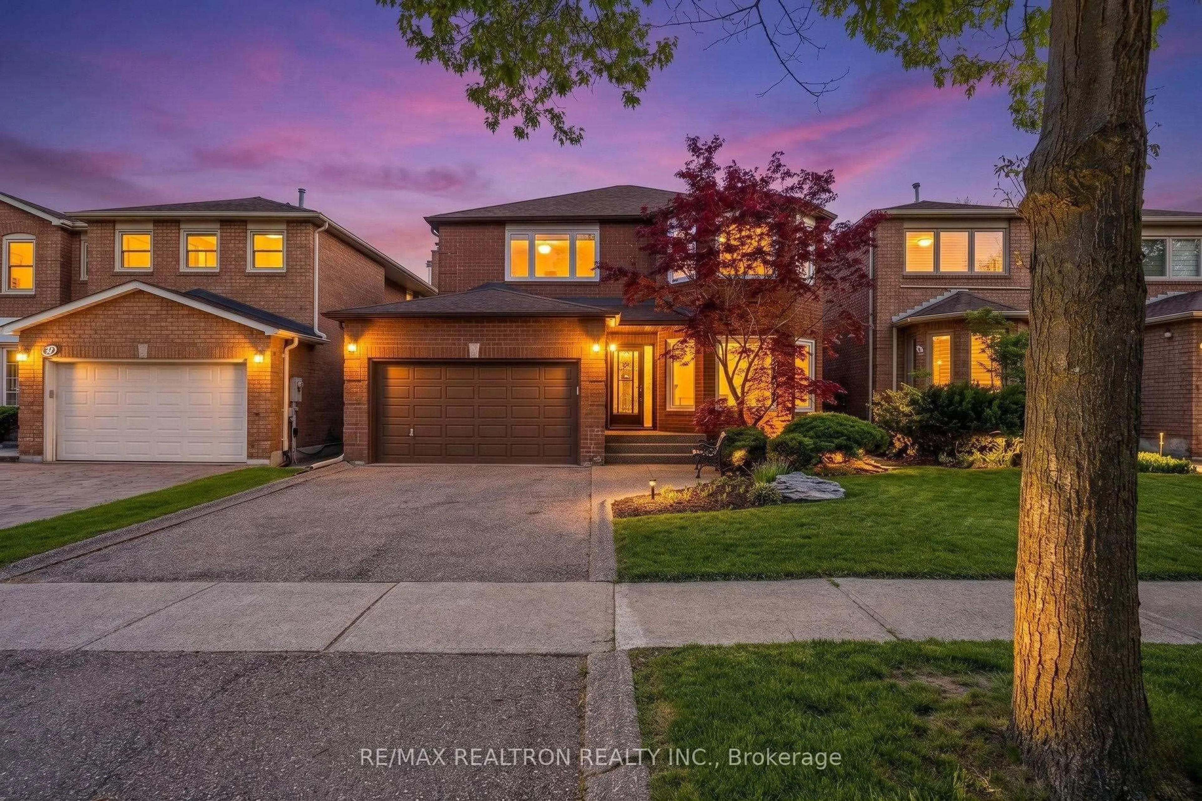 Home with brick exterior material, street for 37 Dundurn Cres, Vaughan Ontario L4J 6Z2