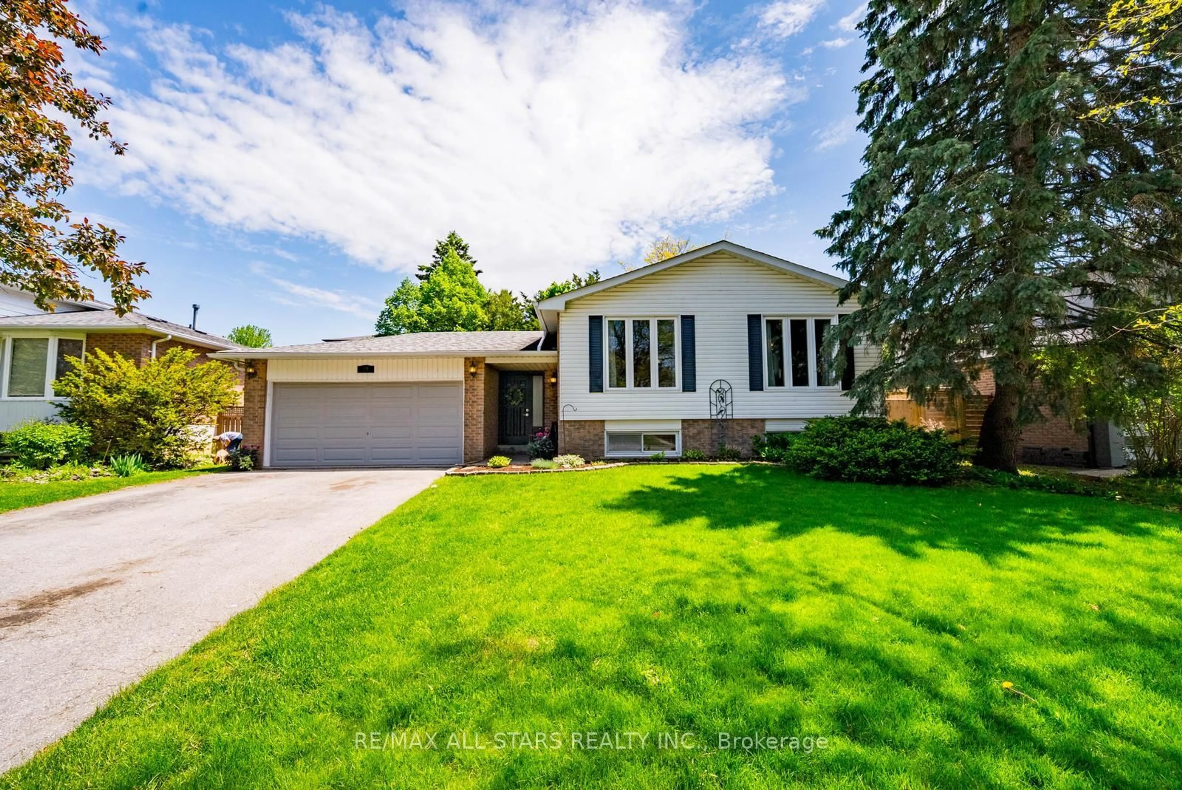 Home with brick exterior material, street for 77 Dorman Dr, Whitchurch-Stouffville Ontario L4A 5Z7
