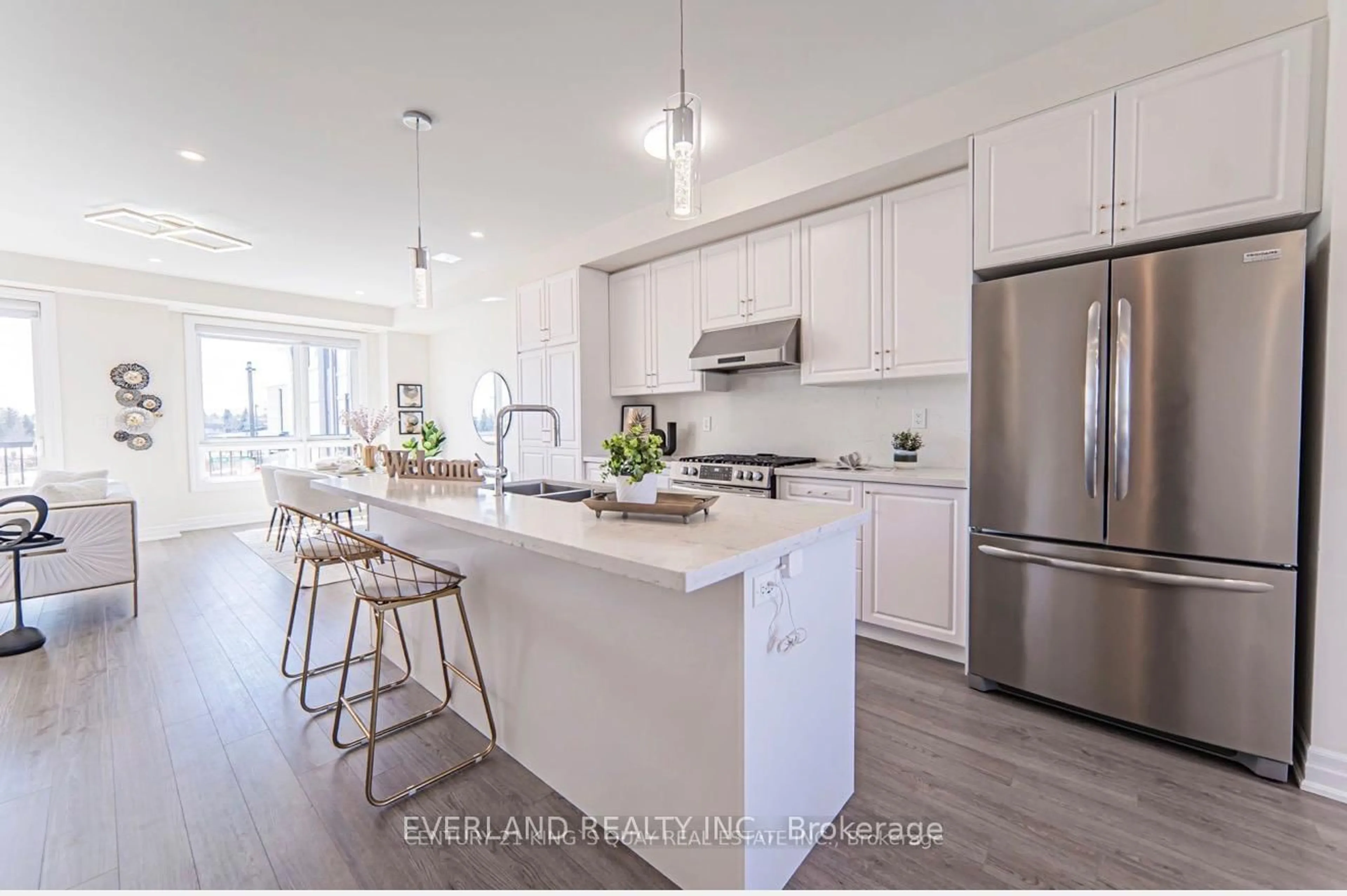 Open concept kitchen, ceramic/tile floor for 3 William Russell Lane, Richmond Hill Ontario L4C 5S6