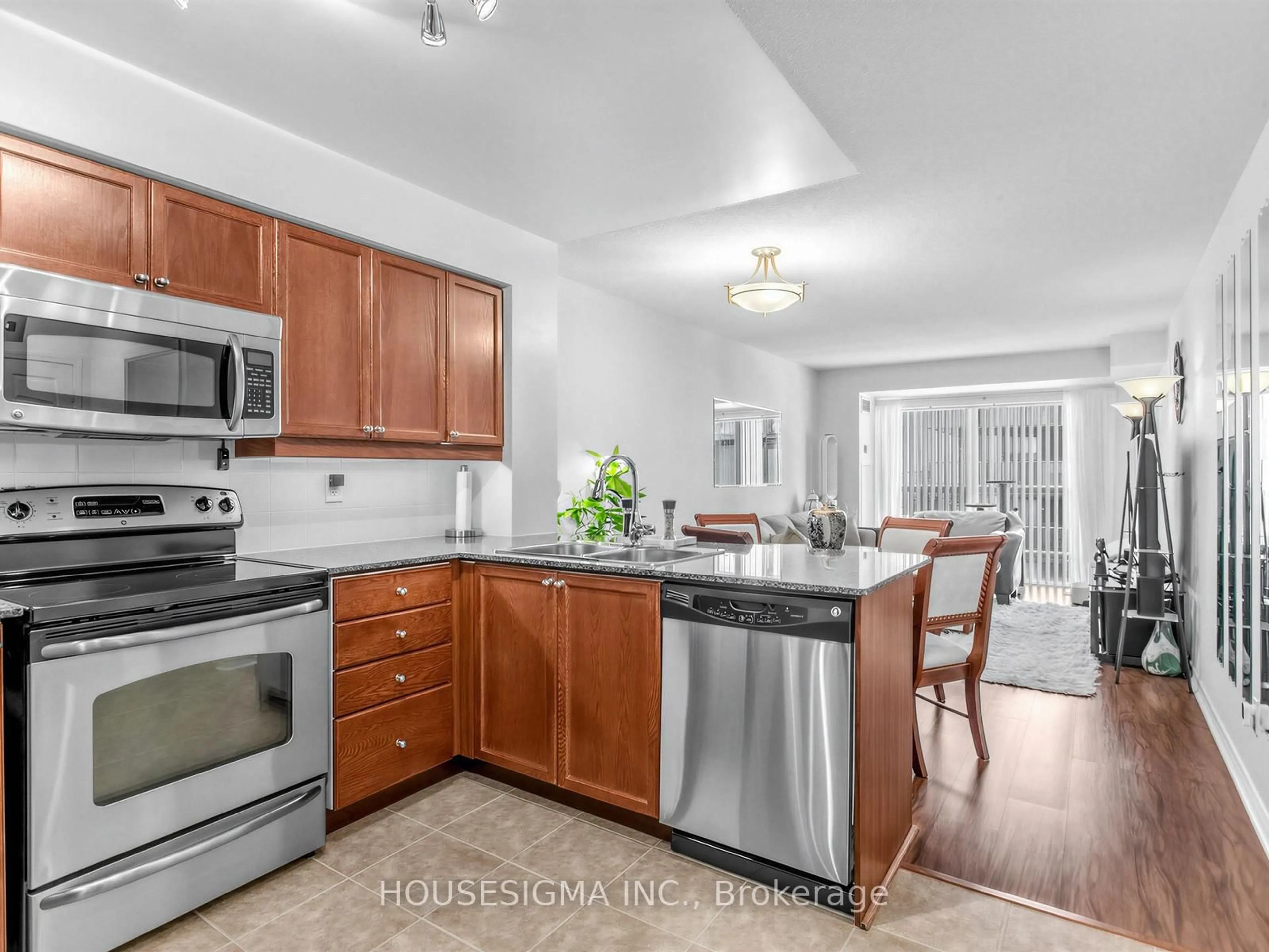 Open concept kitchen, unknown for 185 ONEIDA Cres #1109, Richmond Hill Ontario L4B 0B1