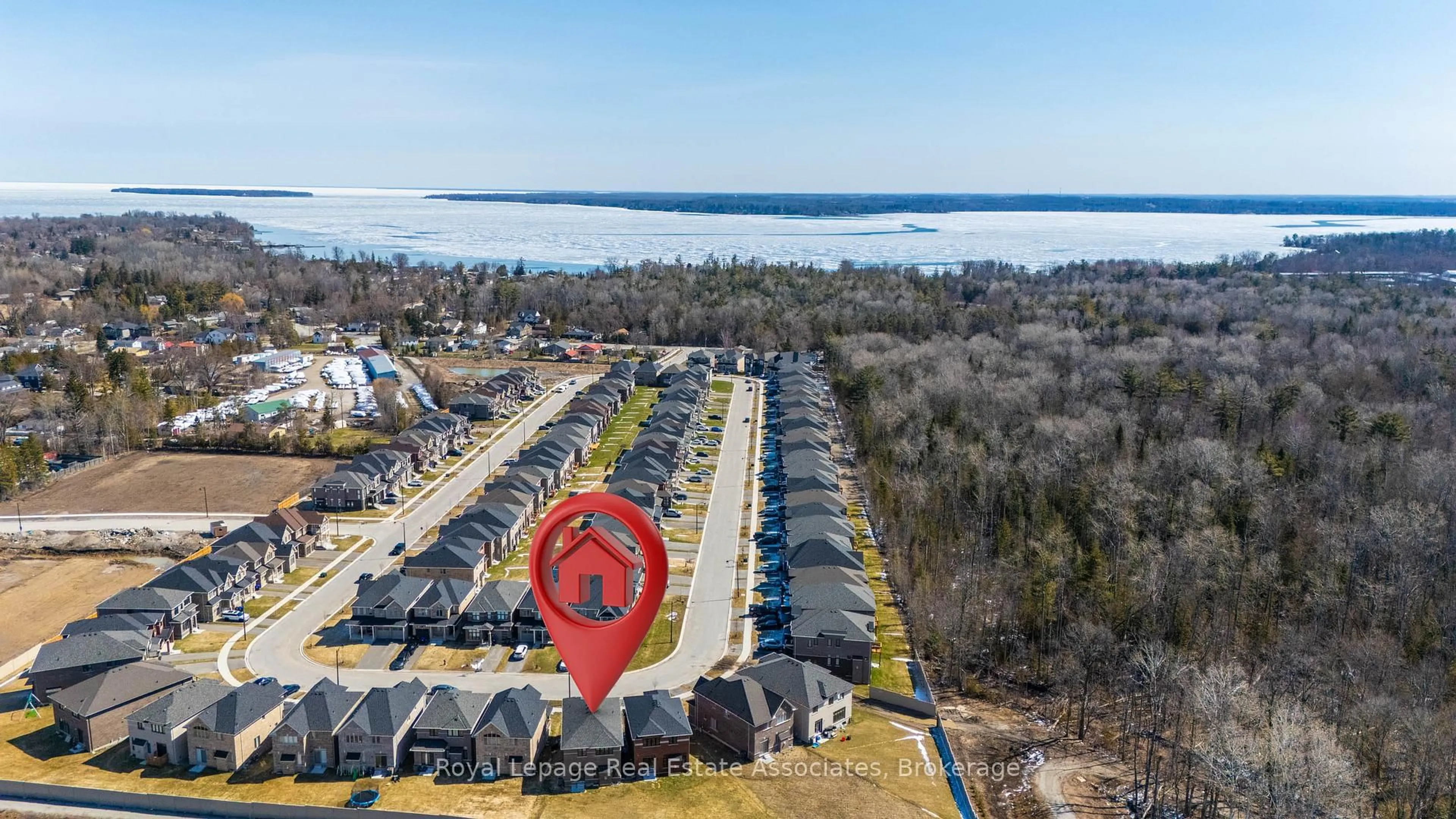 A pic from outside/outdoor area/front of a property/back of a property/a pic from drone, water/lake/river/ocean view for 1386 Davis Loop, Innisfil Ontario L0L 1W0
