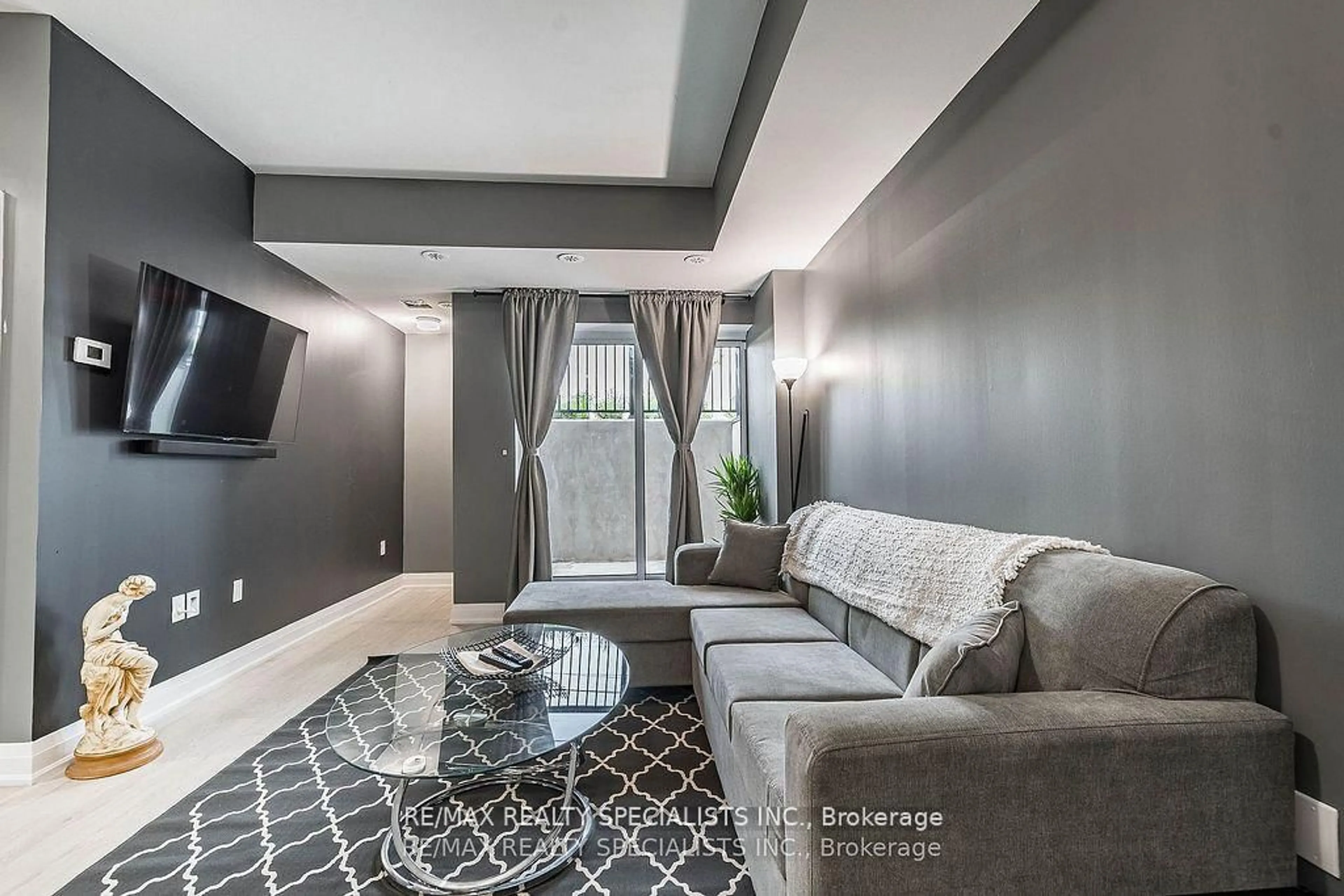 Living room with furniture, unknown for 5279 Highway 7 #402 B, Vaughan Ontario L4L 1T4