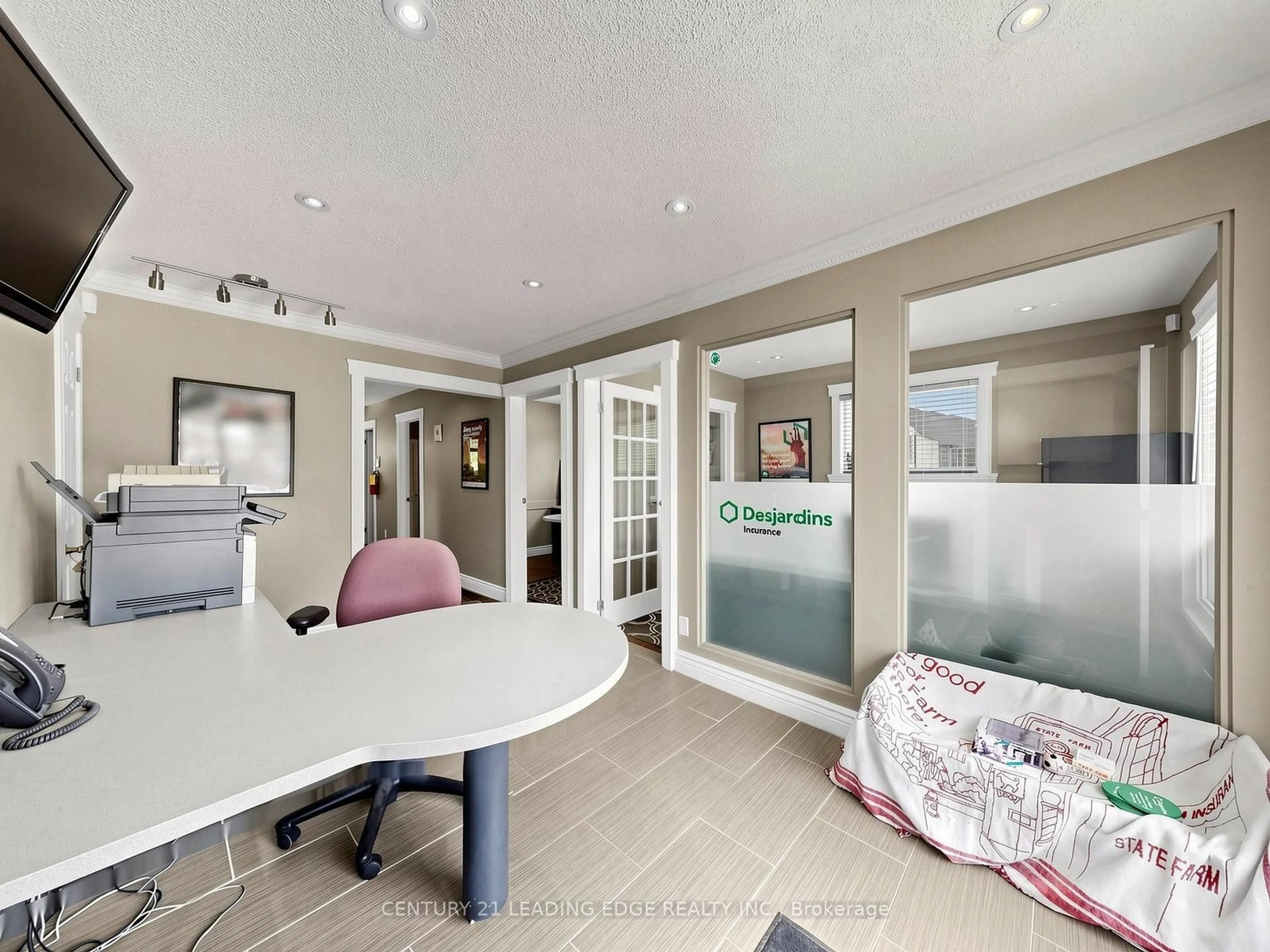 A pic of a room for 21 Metro Rd, Georgina Ontario L4P 1V7