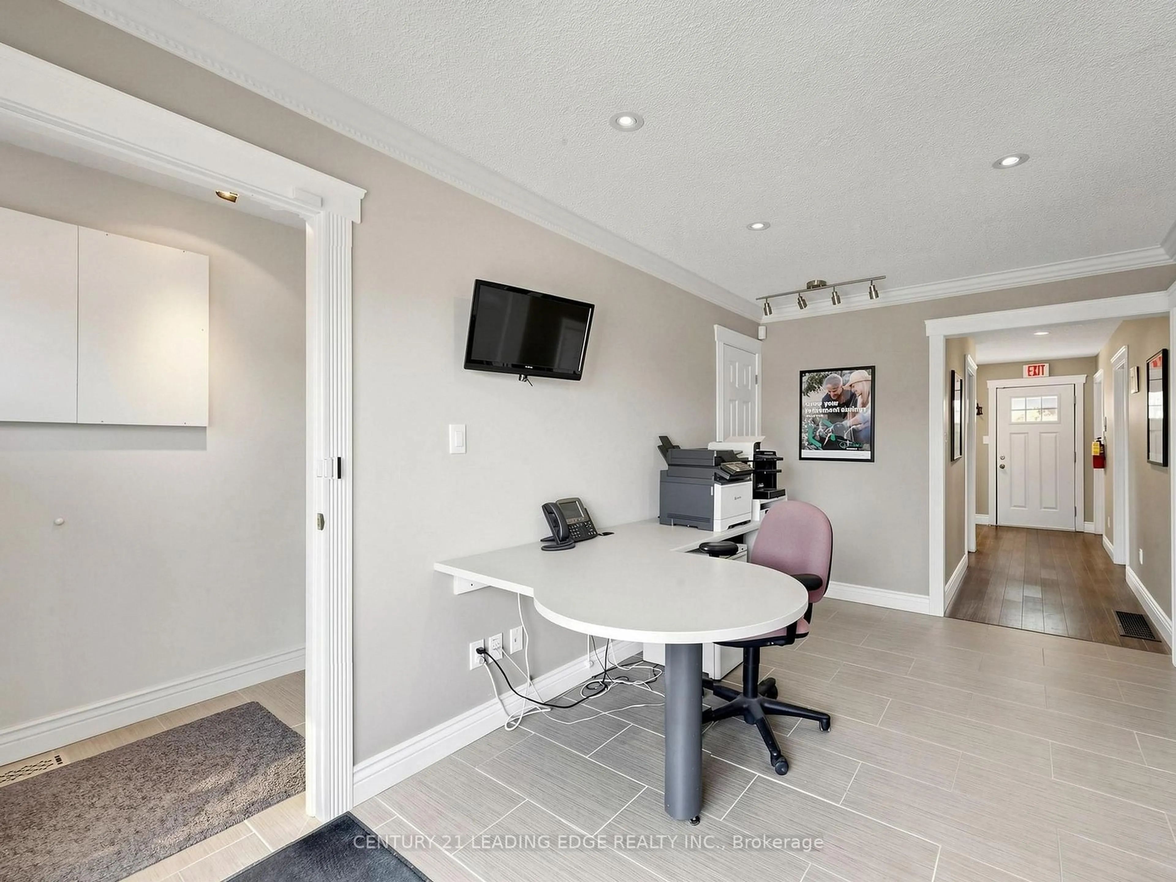 A pic of a room for 21 Metro Rd, Georgina Ontario L4P 1V7