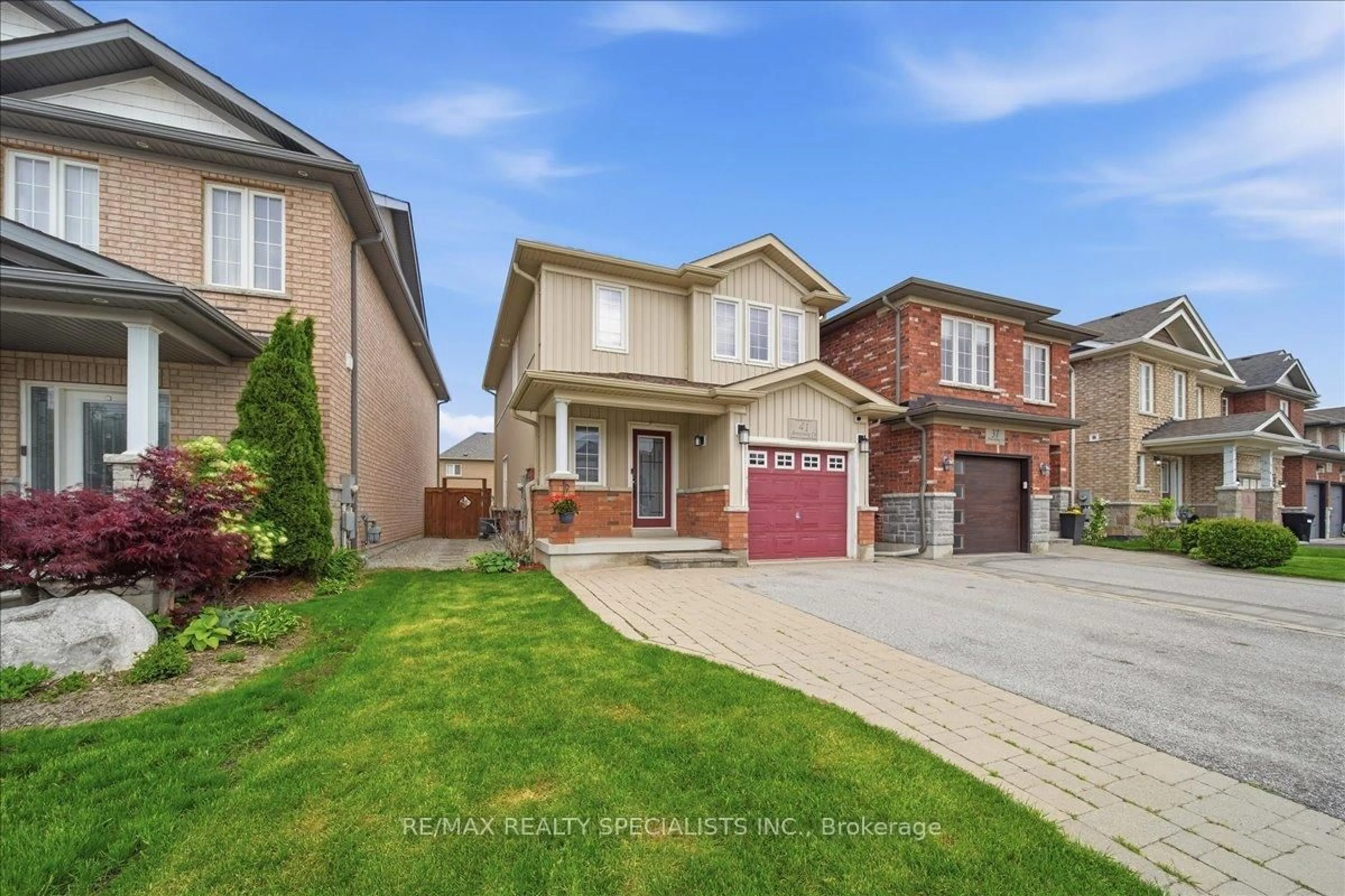 Home with brick exterior material, street for 41 Armstrong Cres, Bradford West Gwillimbury Ontario L3Z 0L1